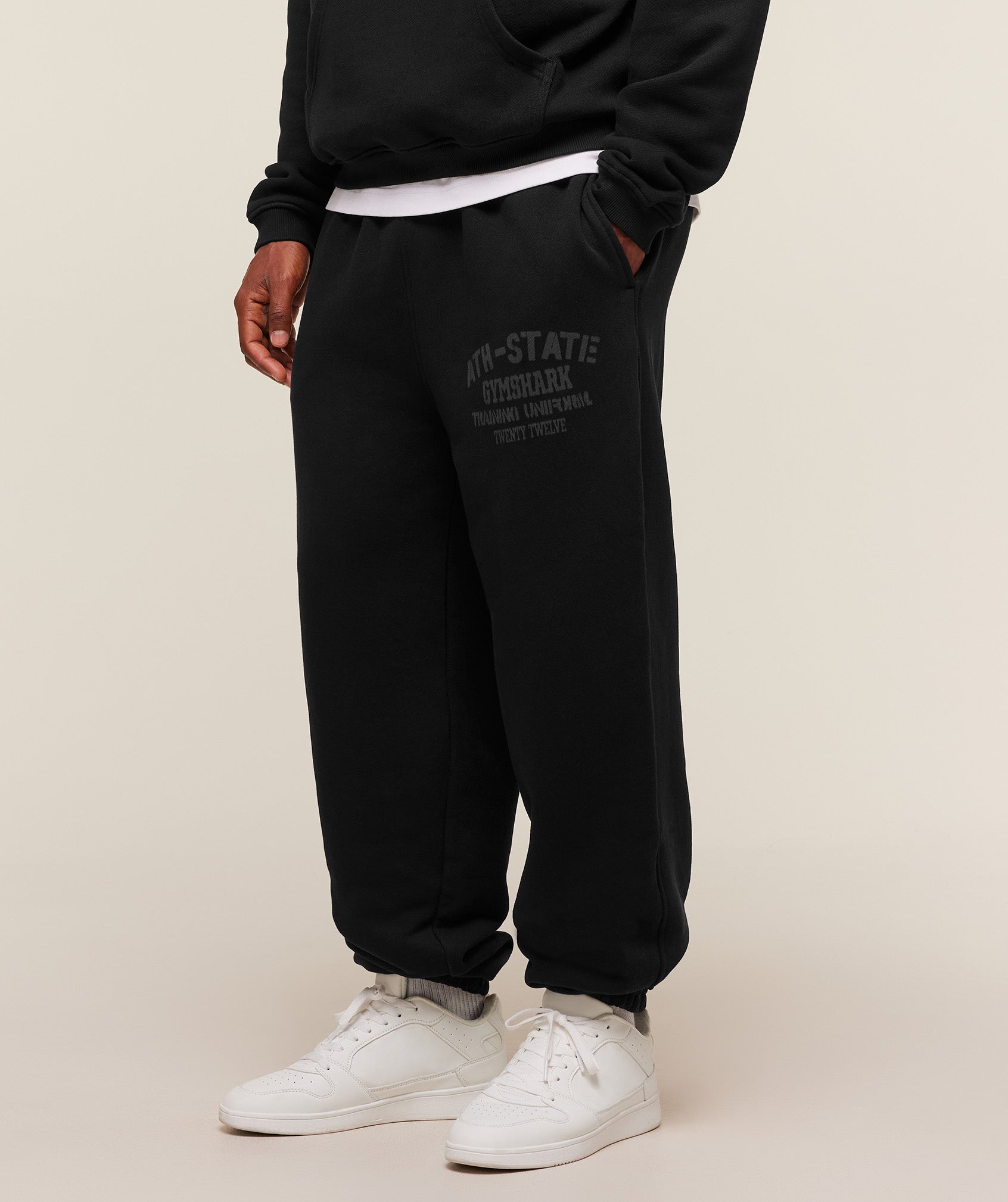 gymshark-collegiate-joggers-pants-black-aw25