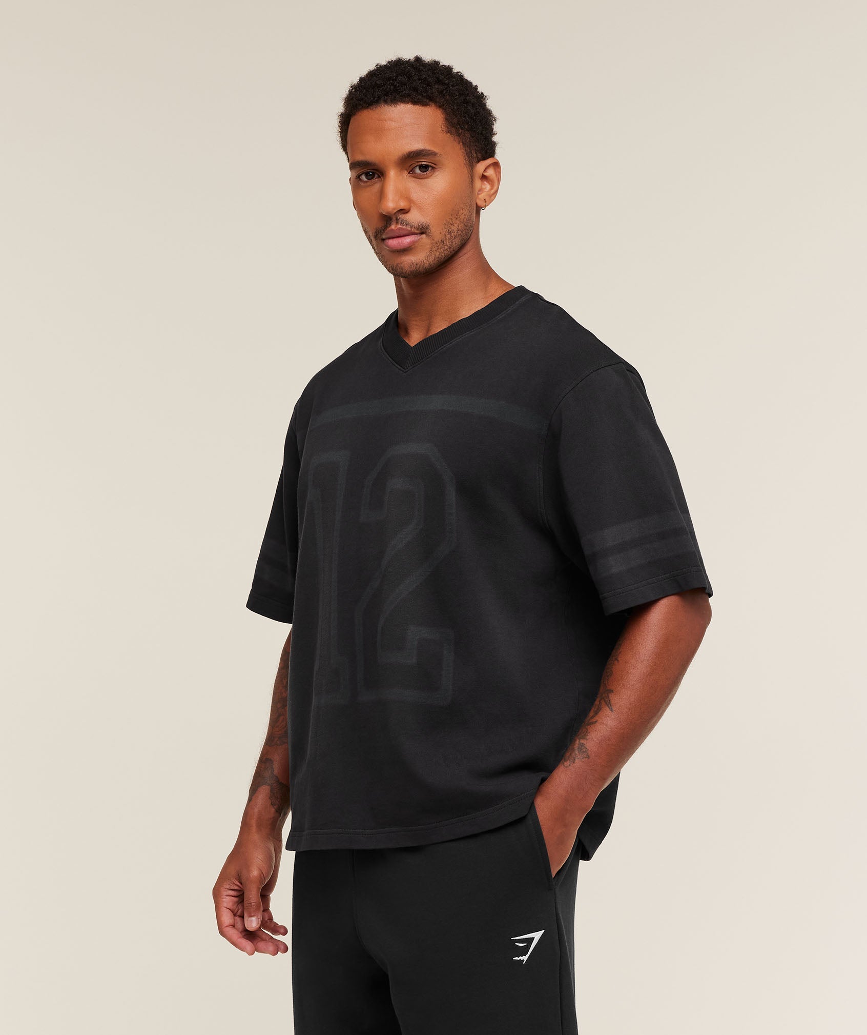 gymshark-collegiate-washed-jersey-t-shirt-ss-tops-black-aw25