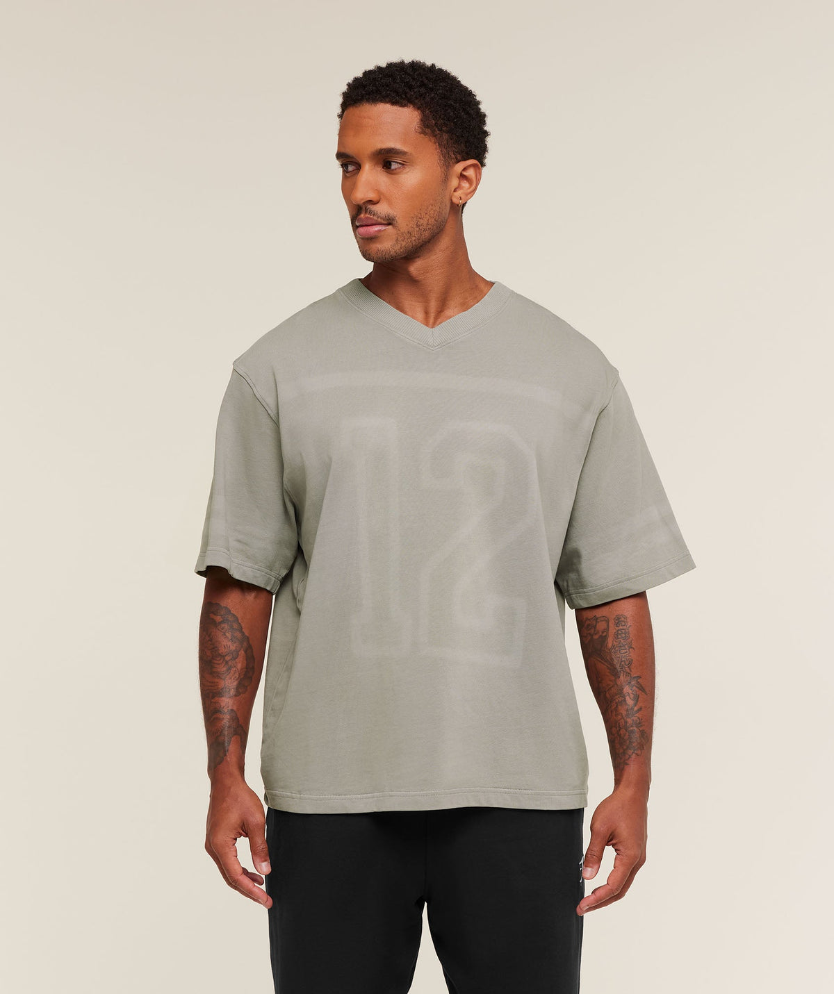 gymshark-collegiate-washed-jersey-t-shirt-ss-tops-grey-aw25