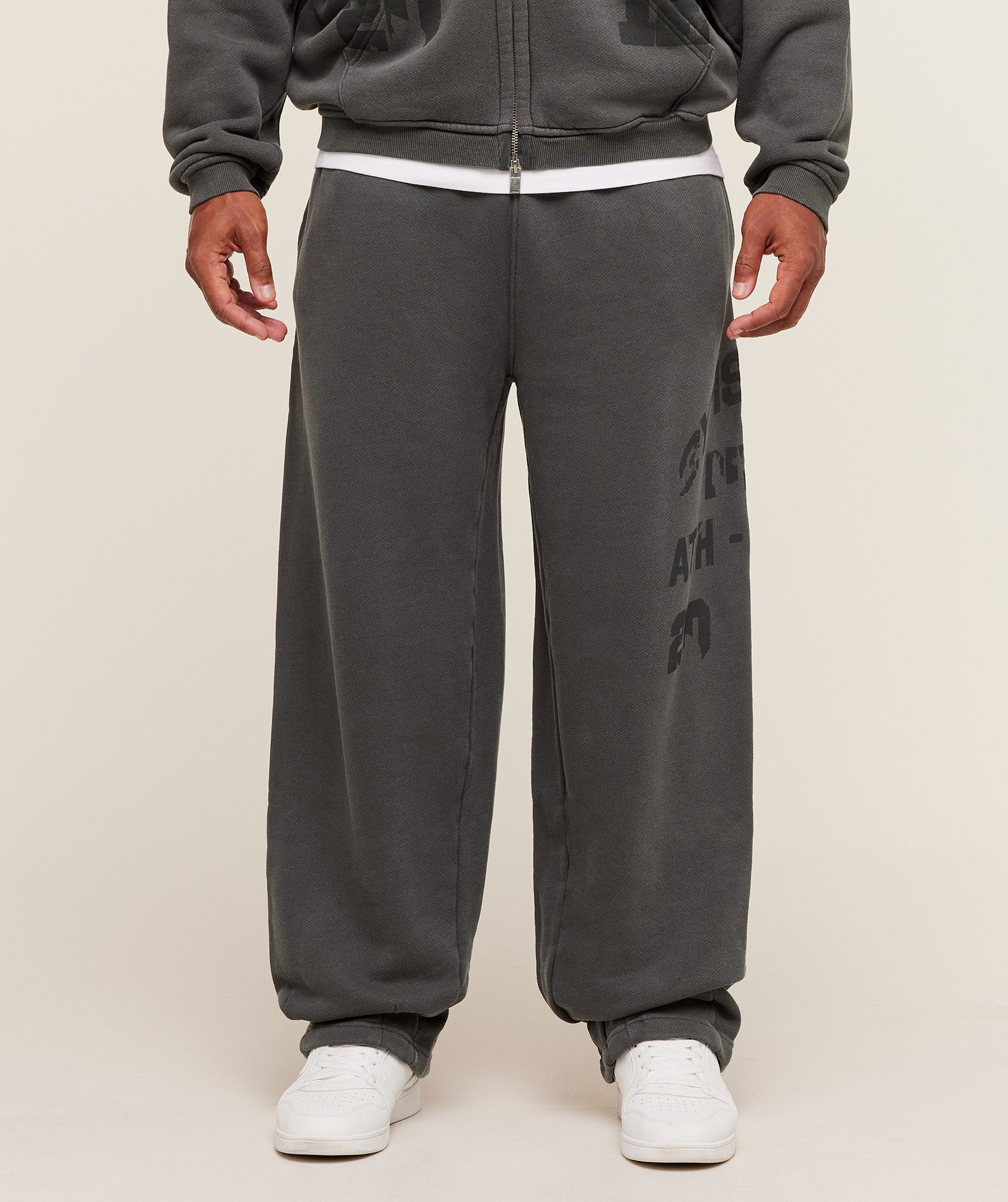 gymshark-colegiate-washed-wide-leg-jogger-pants-grey-aw25