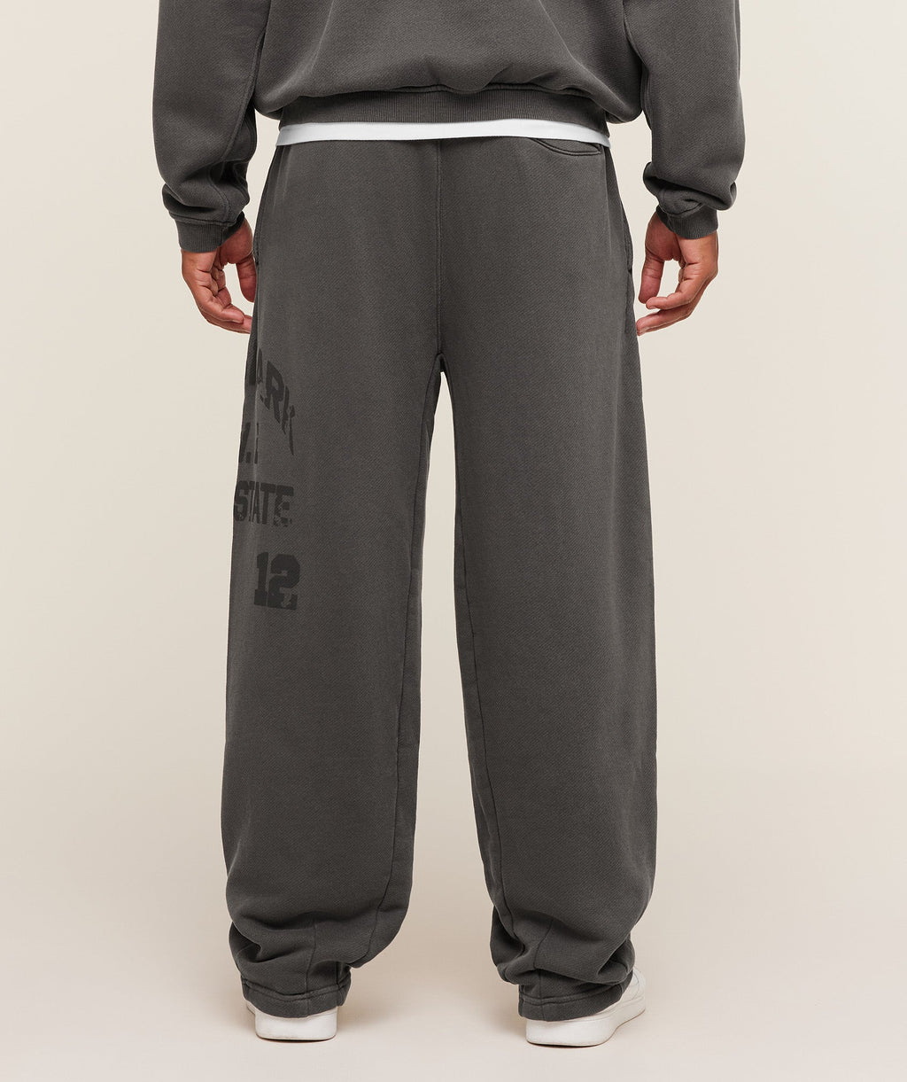gymshark-collegiate-washed-zip-up-hoodie-pullovers-grey-aw25