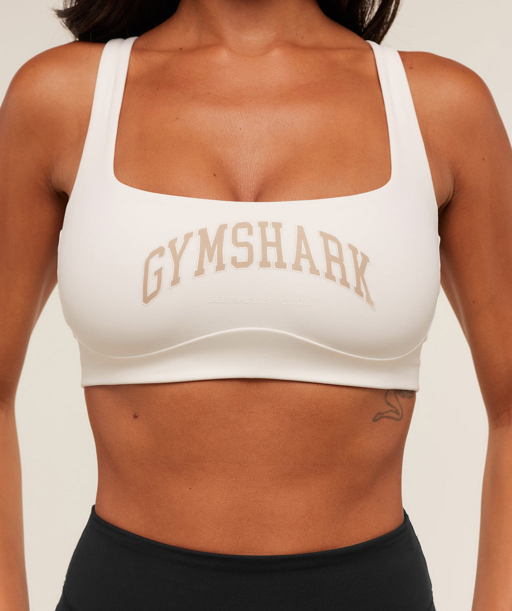 gymshark-collegiate-sports-bra-sports-bras-white-aw25
