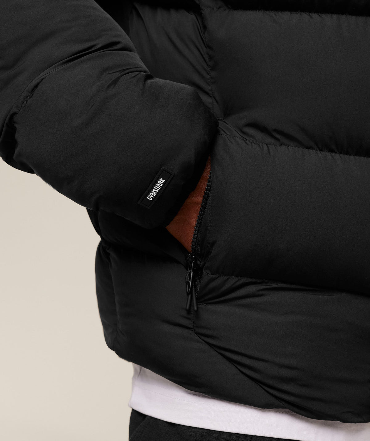 gymshark-hooded-puffer-jacket-jackets-outerwear-black-aw25