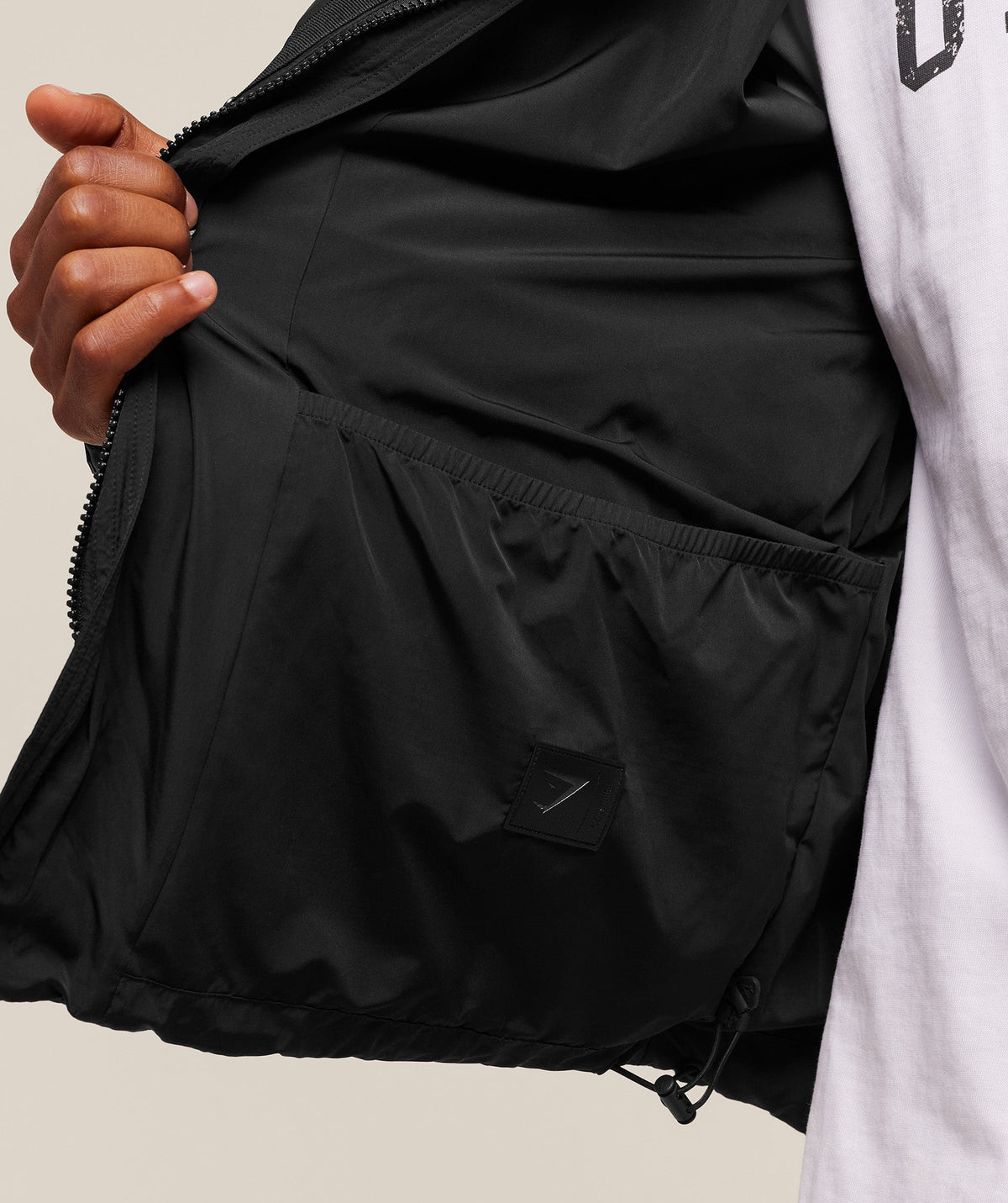 gymshark-hooded-puffer-jacket-jackets-outerwear-black-aw25