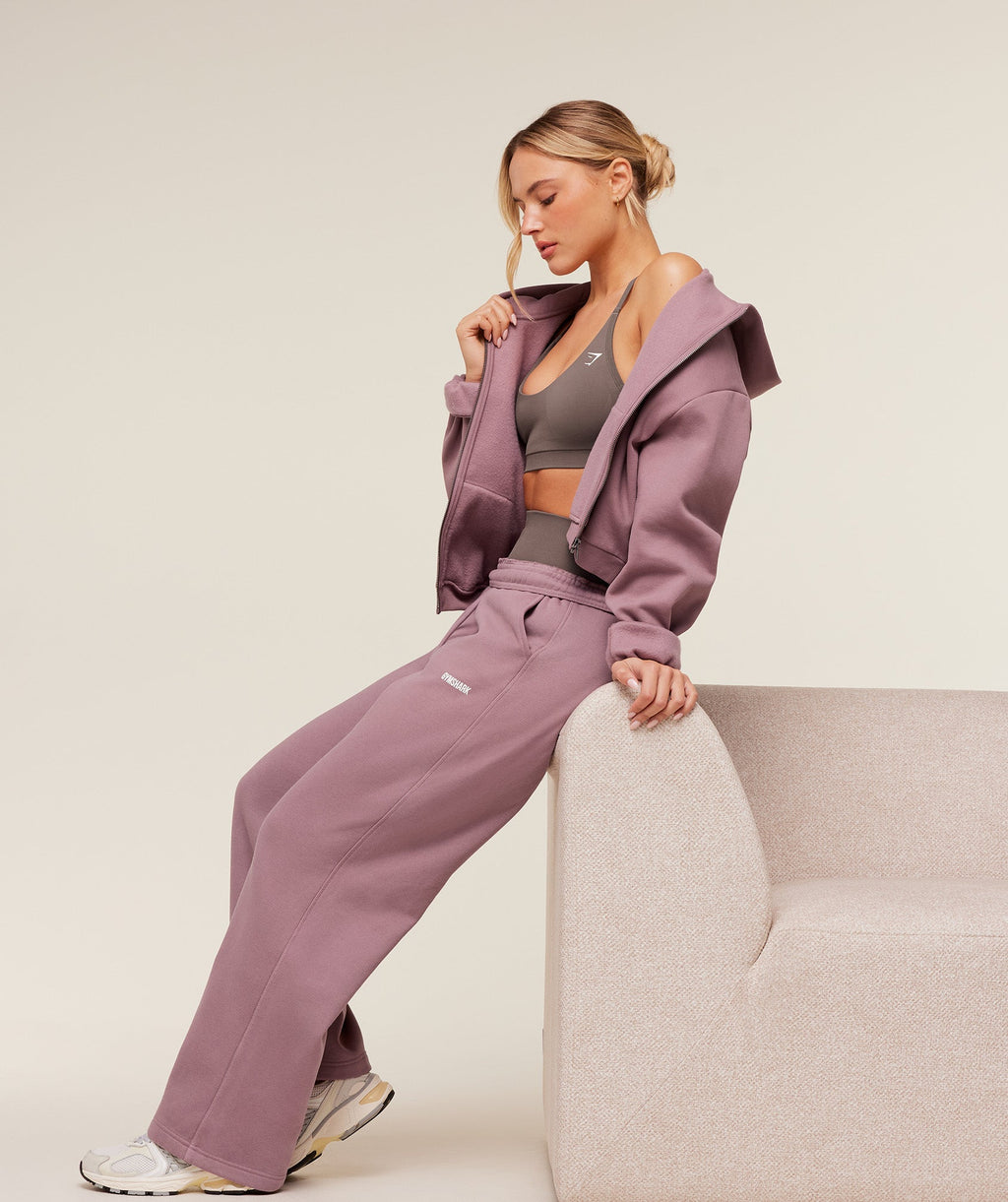 gymshark-cosy-luxe-straight-leg-joggers-pants