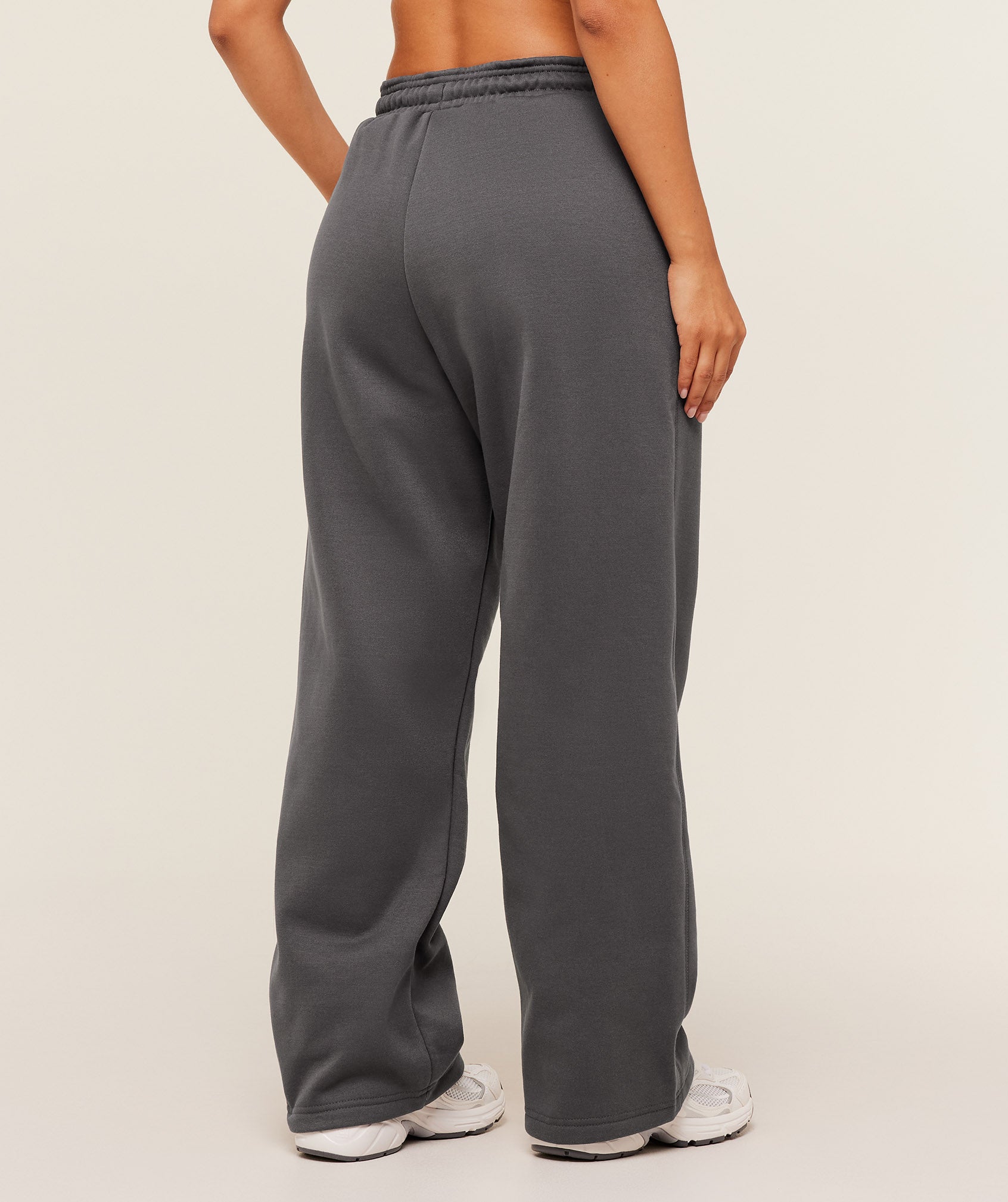 gymshark-cosy-luxe-straight-leg-jogger-short-leg-pants-grey-ss26