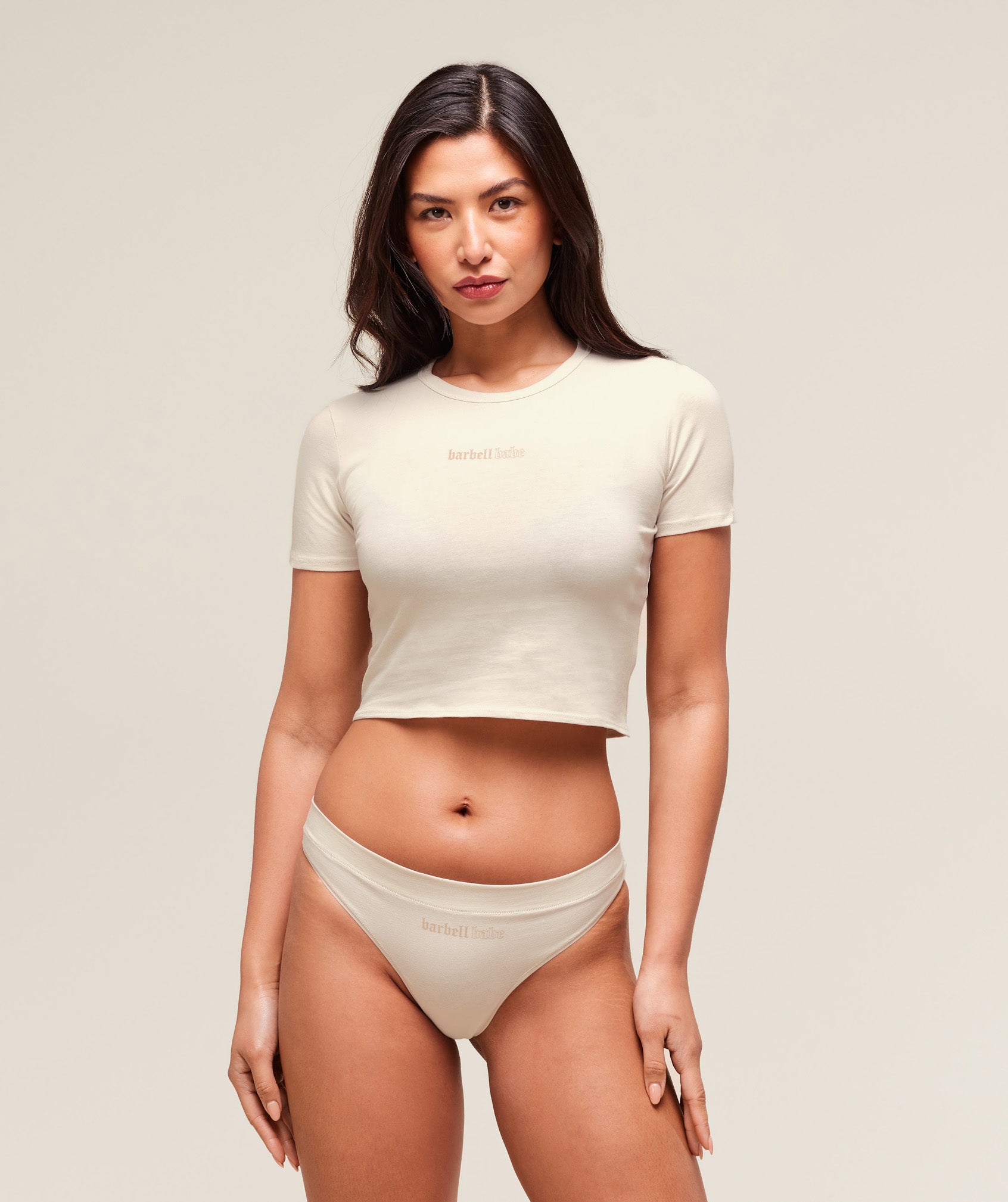 gymshark-cotton-graphic-midi-t-shirt-oat-white-ss25
