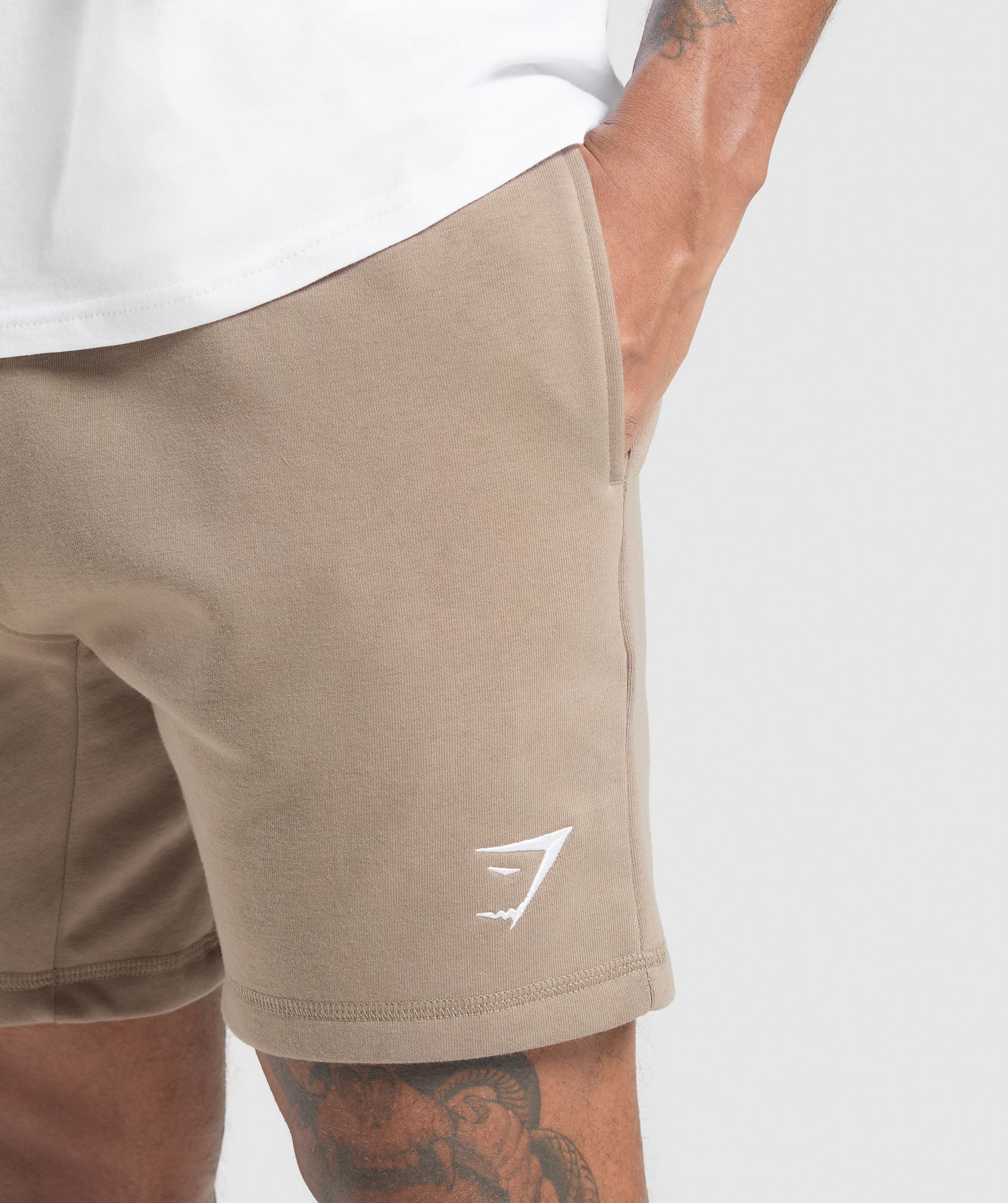 gymshark-crest-7-shorts-shorts-brown-ss25