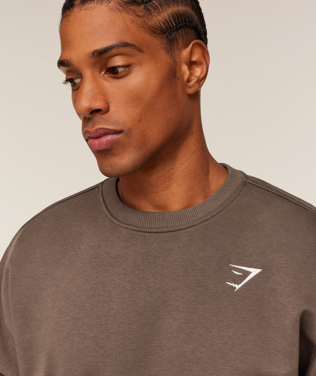 gymshark-oversized-crest-crew-pullovers