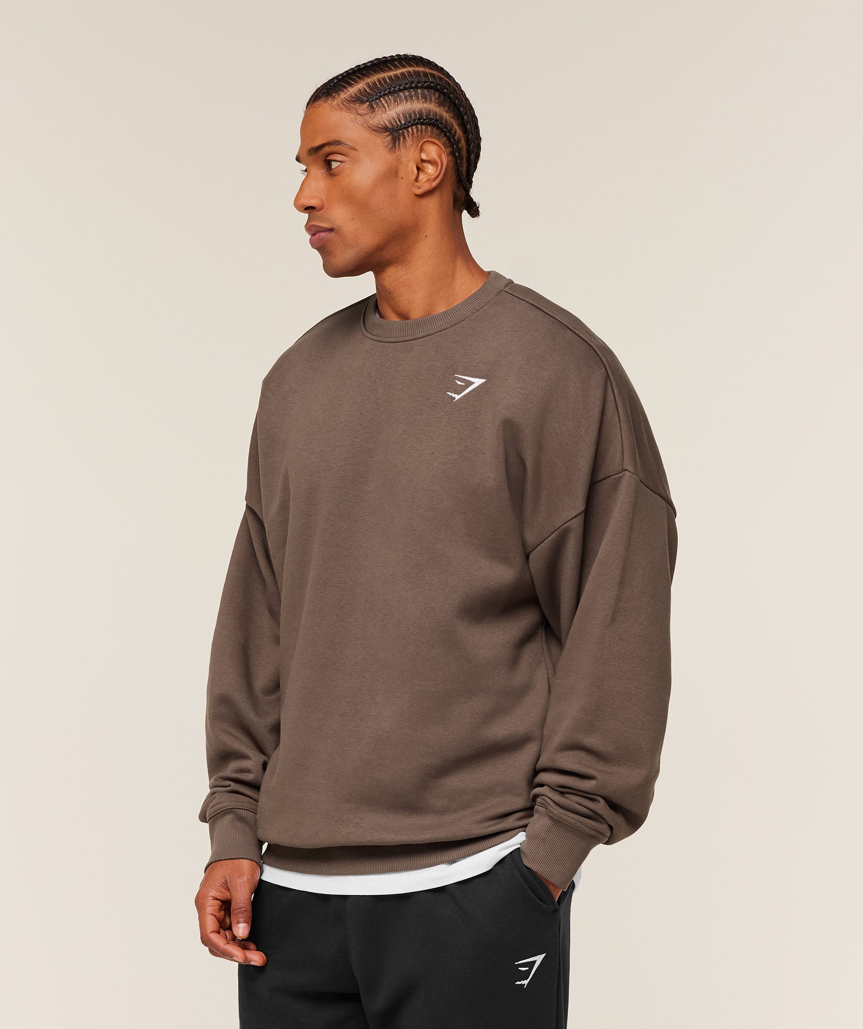 gymshark-oversized-crest-crew-pullovers