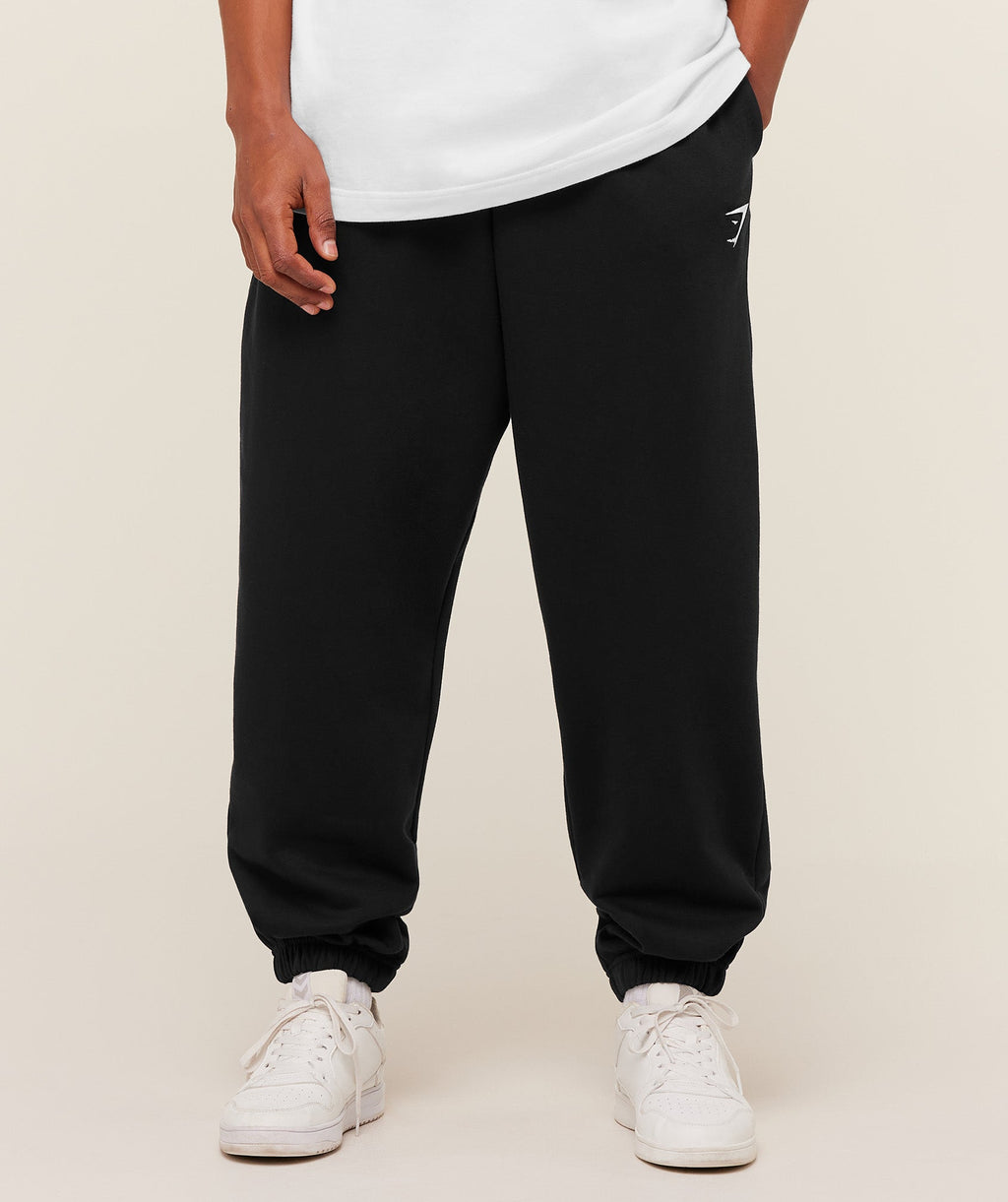 gymshark-crest-oversized-jogger-pants