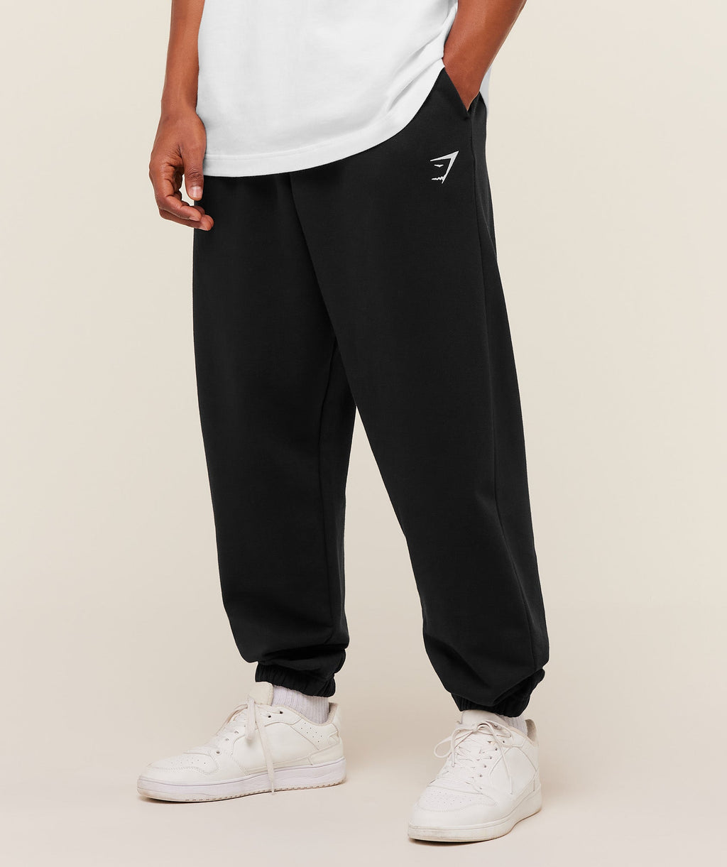 gymshark-crest-oversized-jogger-pants