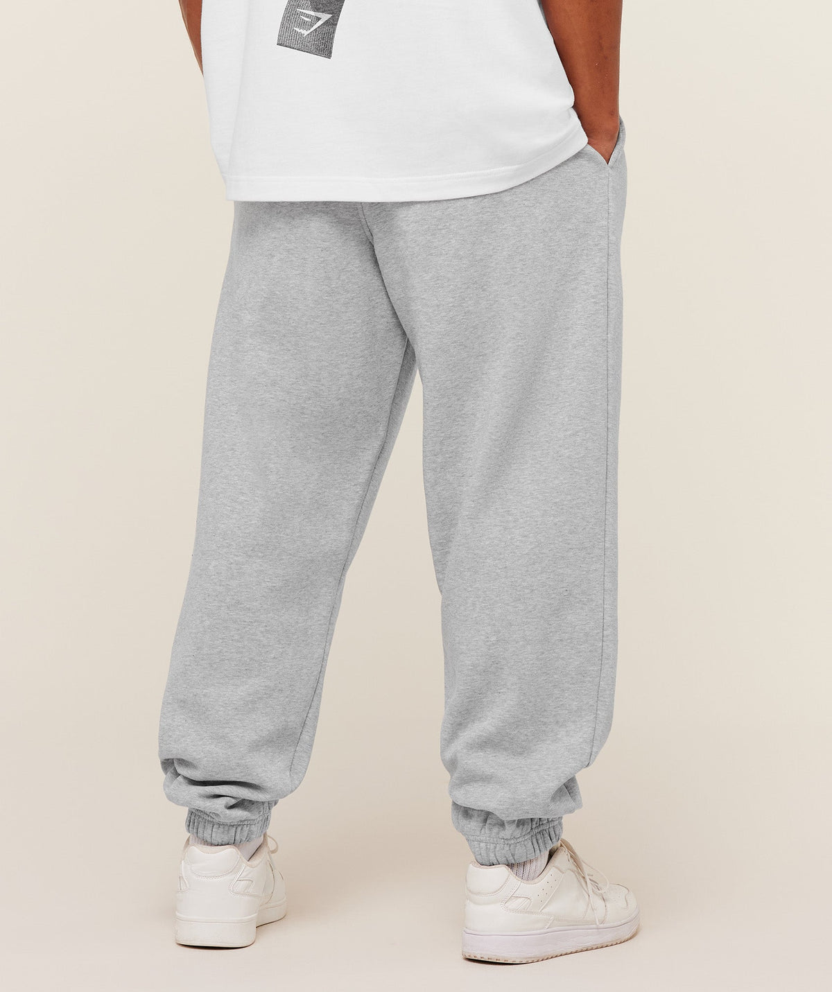 gymshark-crest-oversized-jogger-pants-grey-ss26