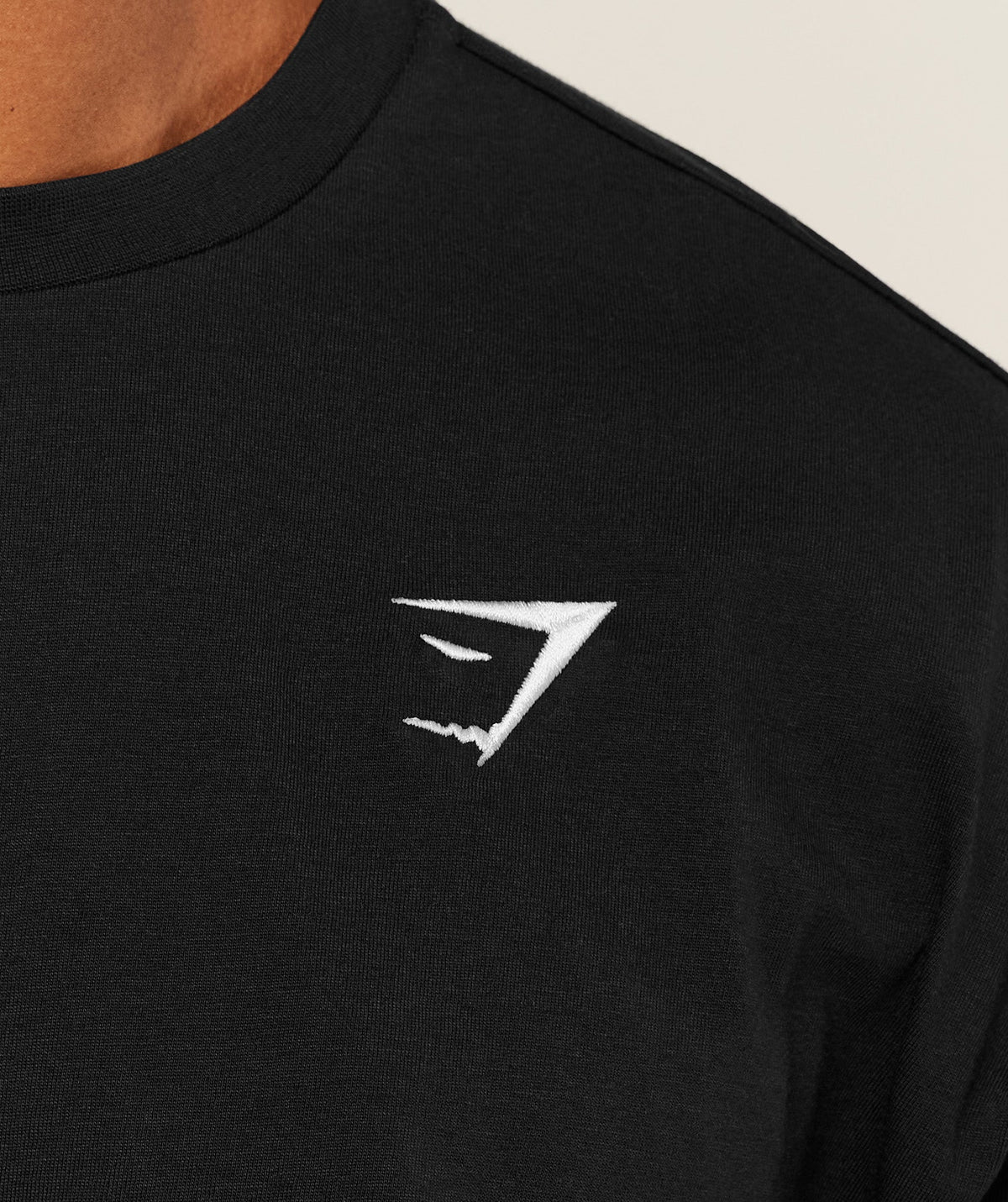 gymshark-crest-oversized-t-shirt-ss-tops-black-ss26