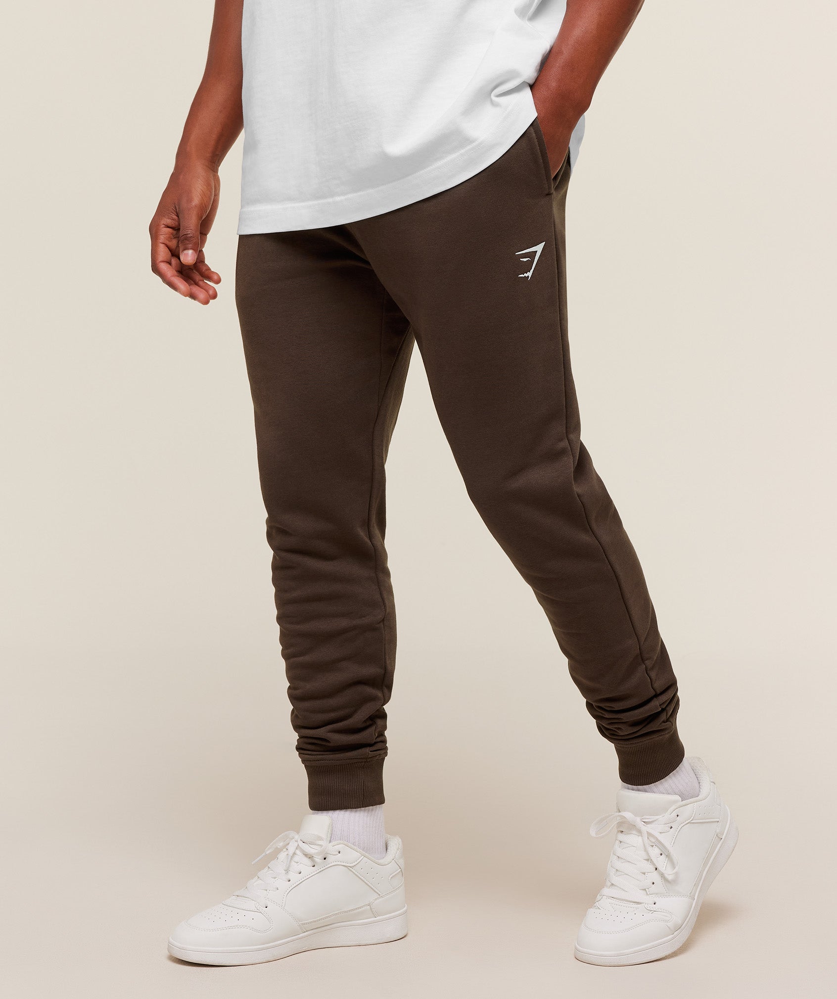 gymshark-crest-joggers-pants-brown-aw25