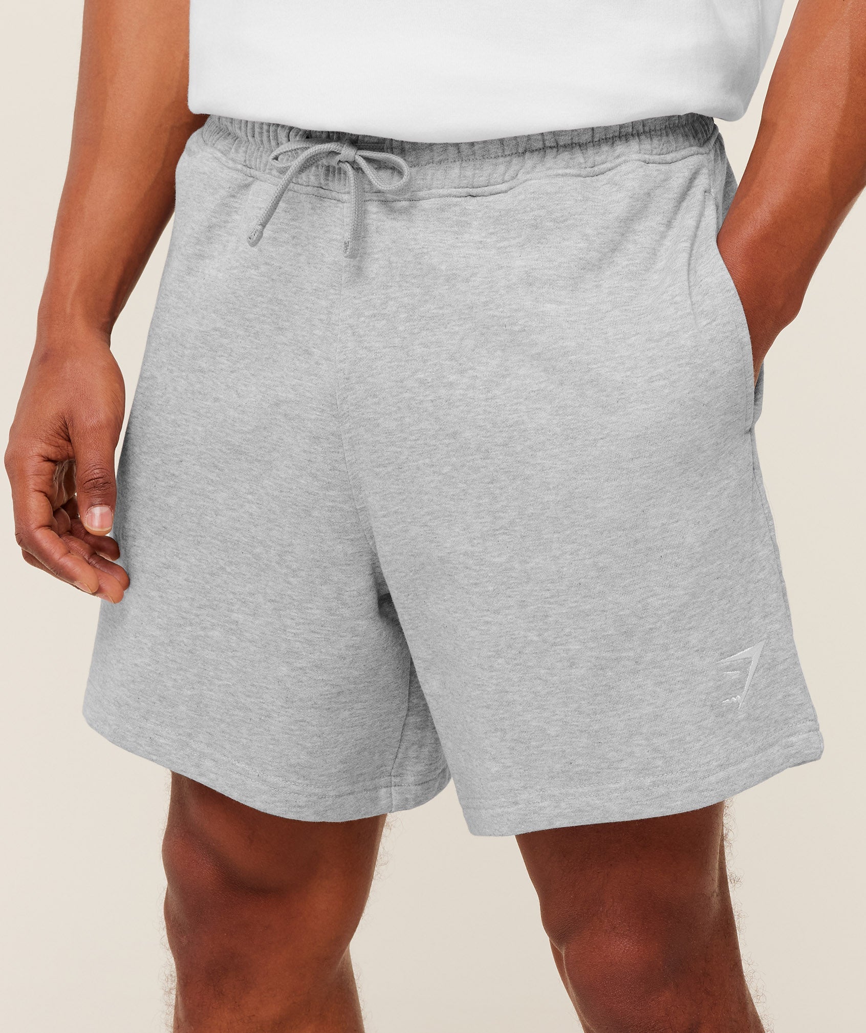gymshark-crest-short-shorts-grey-ss26