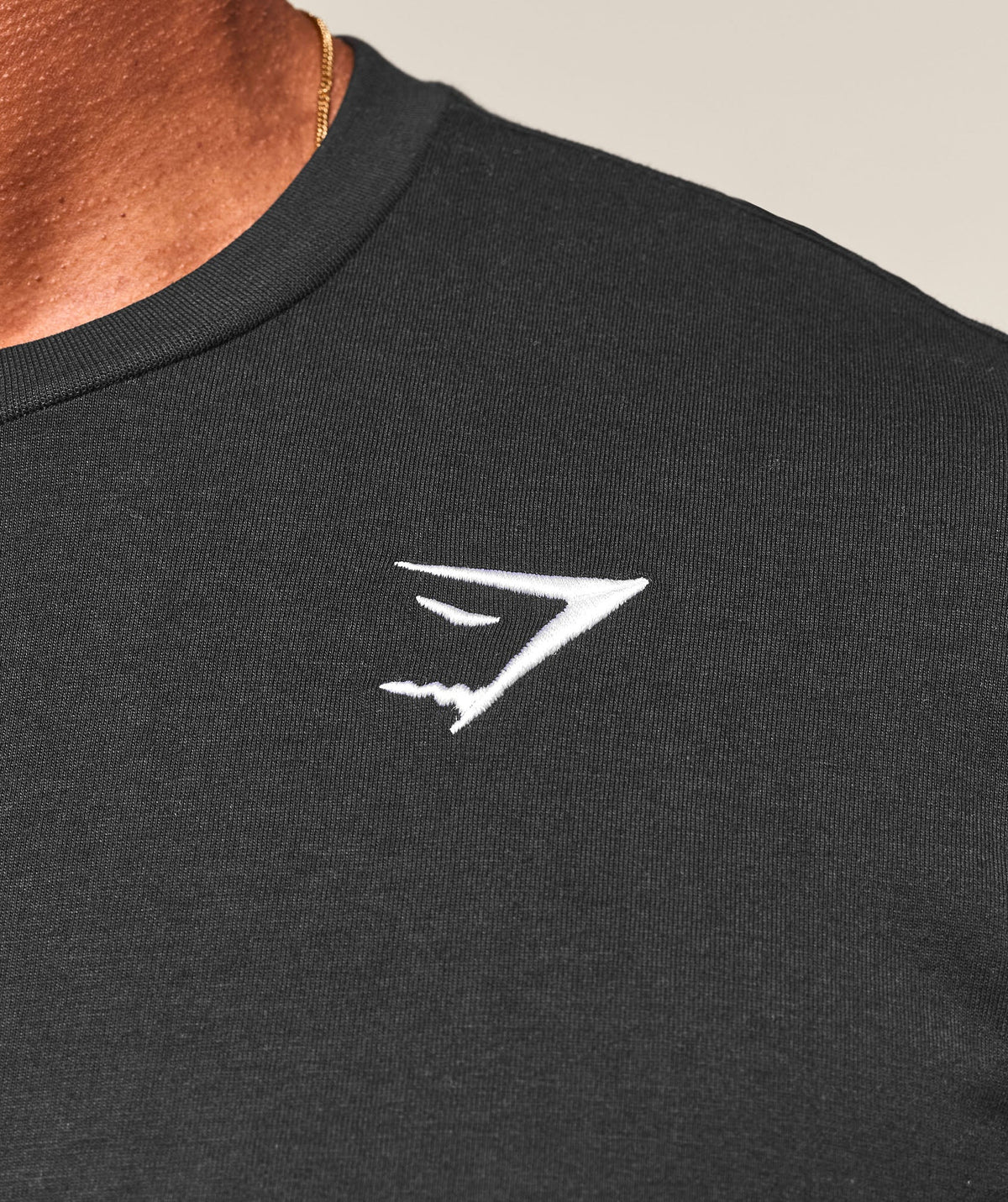 gymshark-crest-t-shirt-black-aw21