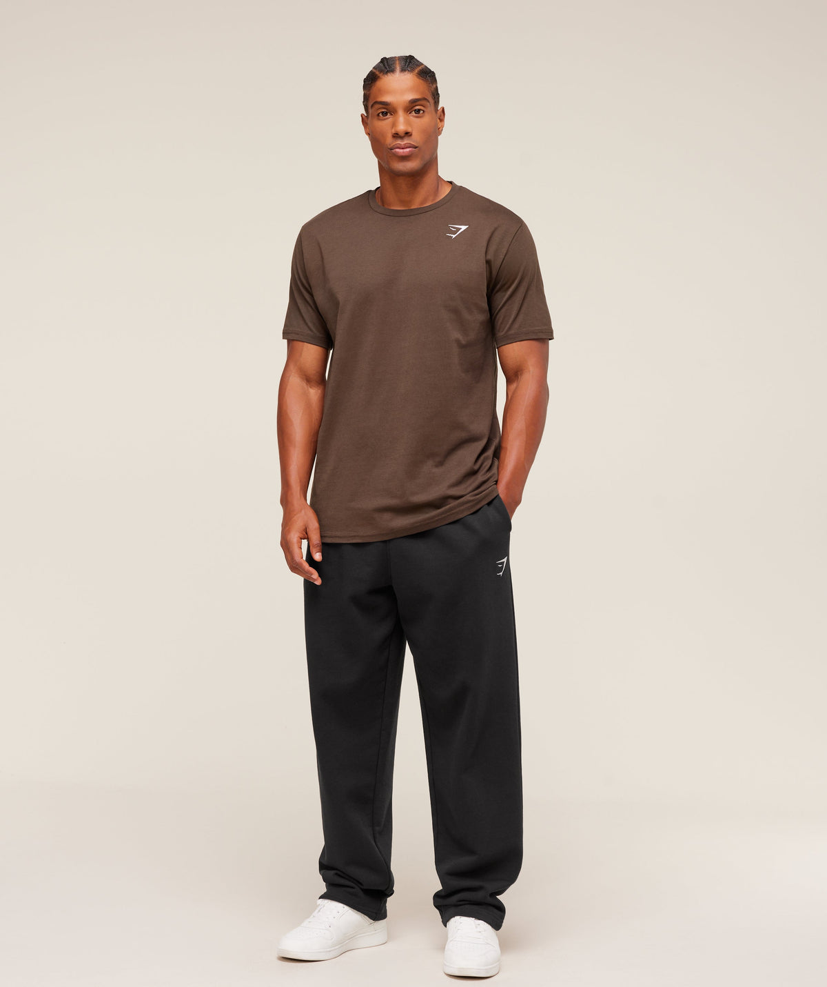 gymshark-crest-t-shirt-ss-tops-brown-aw25