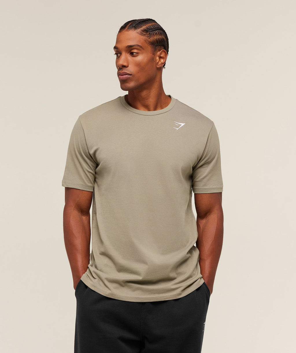 gymshark-crest-t-shirt-ss-tops-brown-aw25-1
