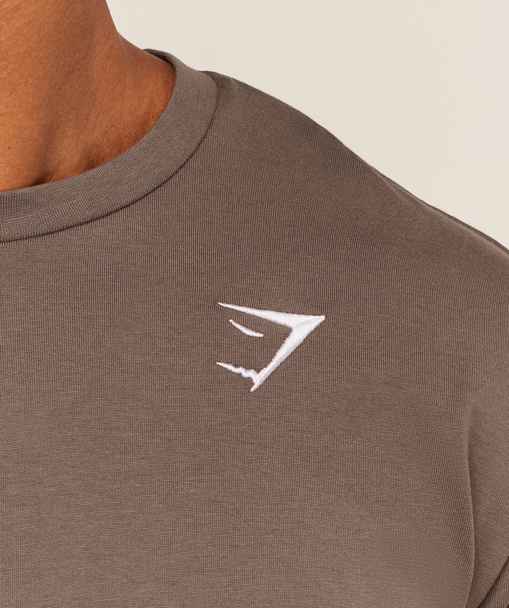 gymshark-crest-t-shirt-ss-tops-brown-ss26