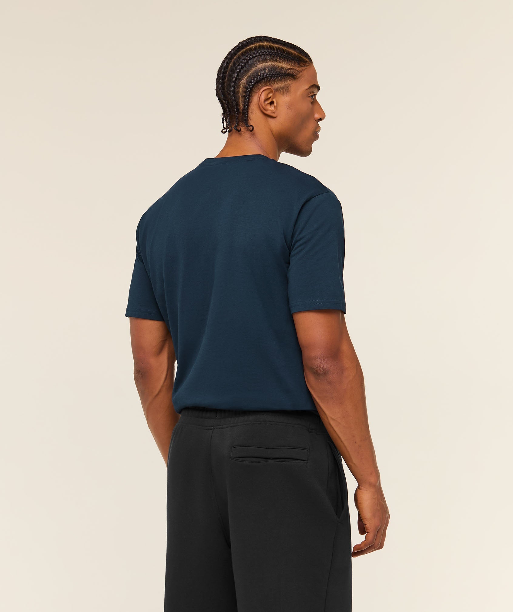 gymshark-crest-t-shirt-navy-aw21