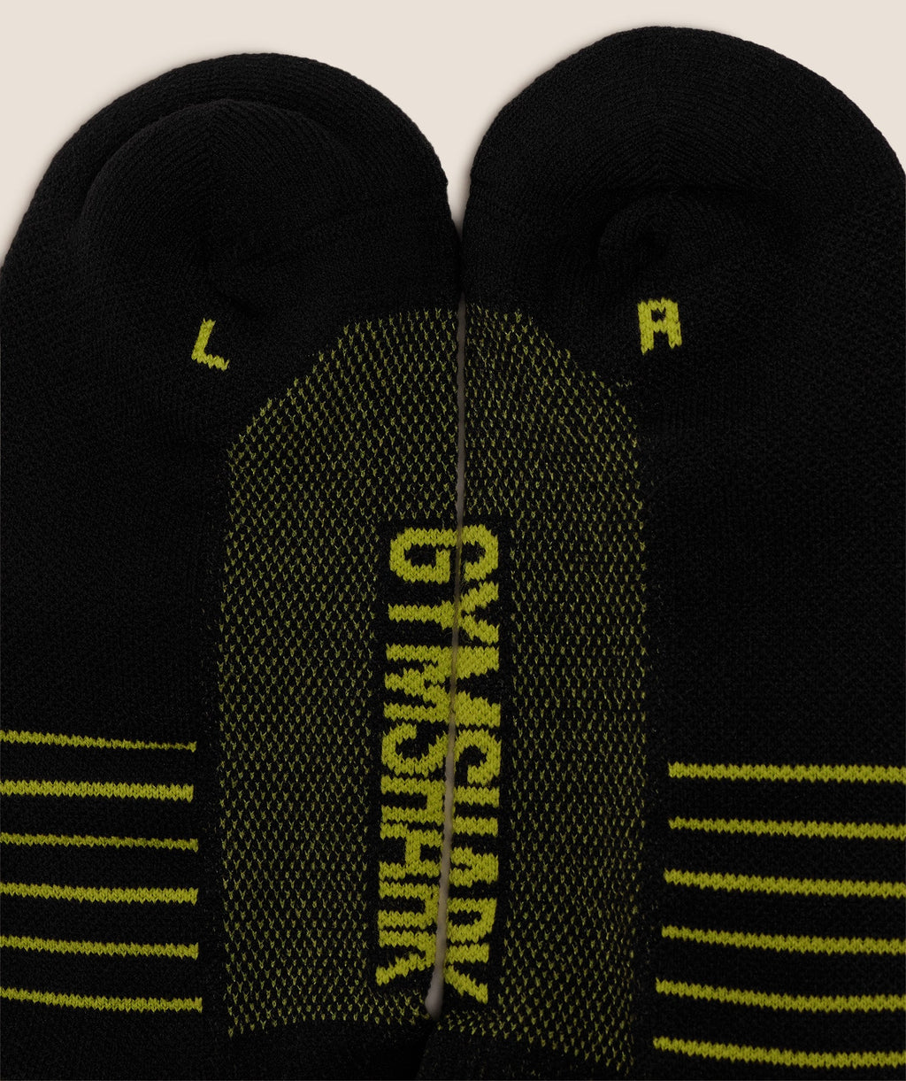 gymshark-graphic-single-pack-crew-running-sock-socks-black-aw25