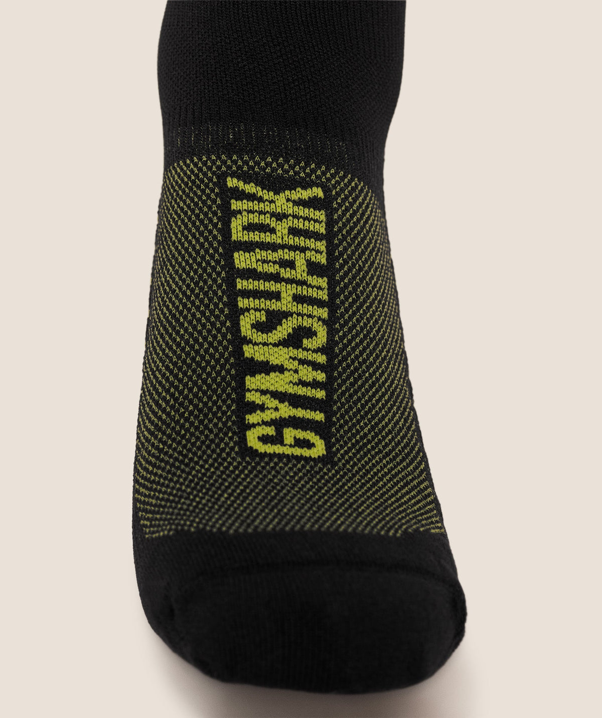 gymshark-graphic-single-pack-crew-running-sock-socks-black-aw25