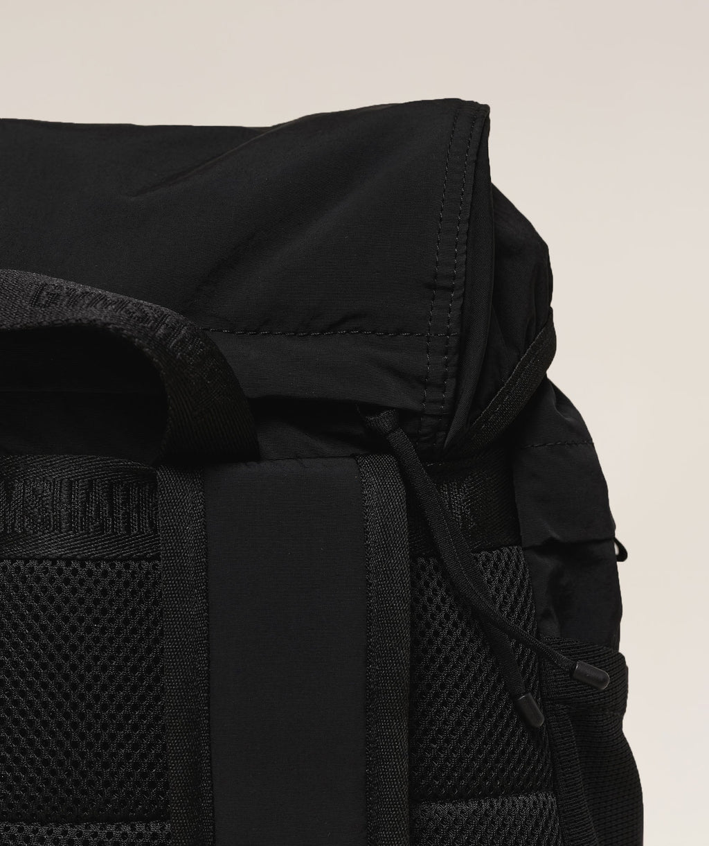 gymshark-pleat-backpack-2-0-bags-black-ss25