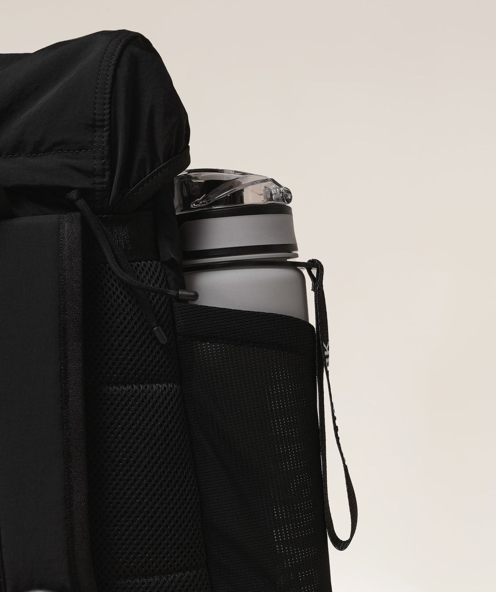 gymshark-pleat-backpack-2-0-bags-black-ss25