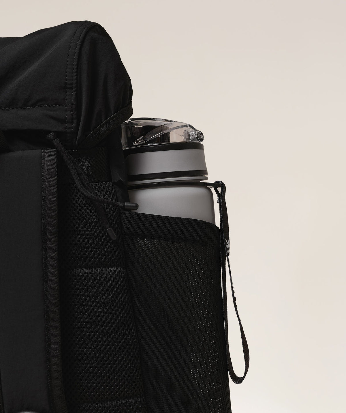 gymshark-pleat-backpack-2-0-bags-black-ss25