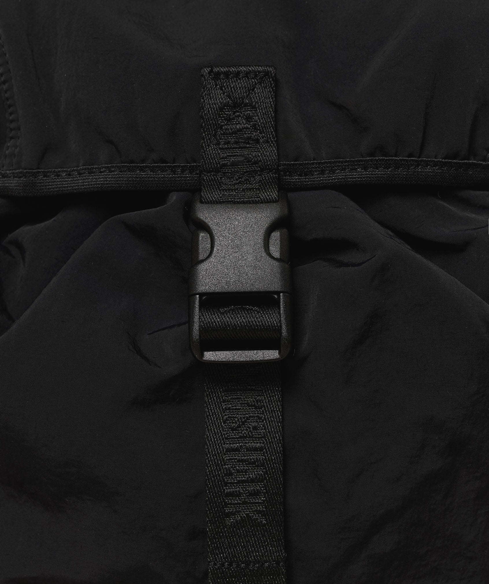 gymshark-pleat-backpack-2-0-bags-black-ss25