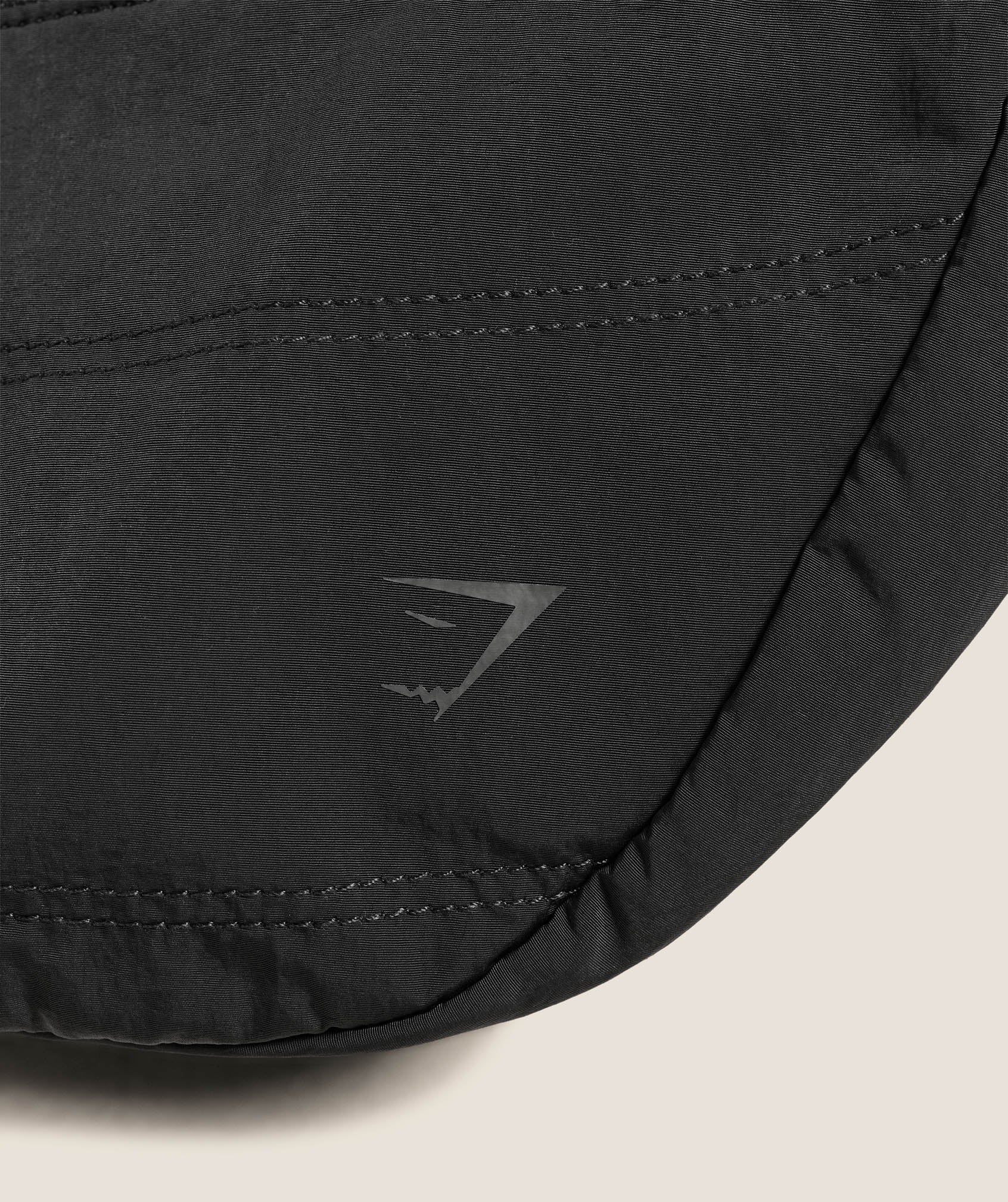 gymshark-pleat-crossbody-bags-black-aw25