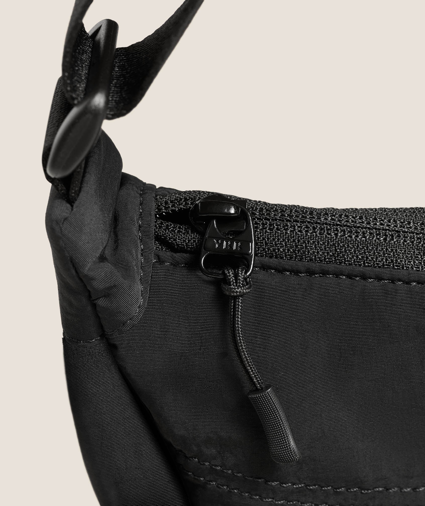 gymshark-pleat-crossbody-bags-black-aw25