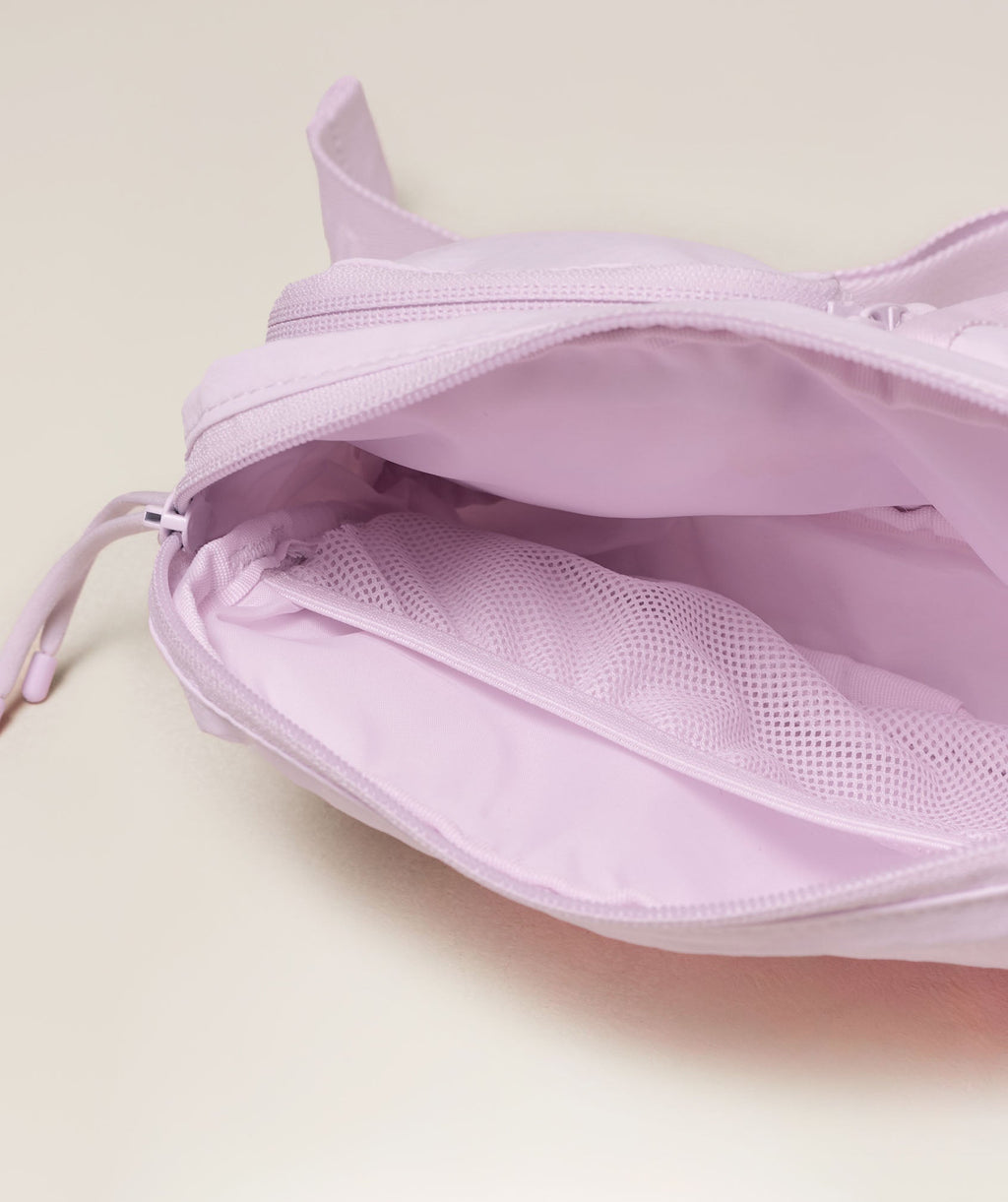 gymshark-pleat-sling-bag-bags-pink-ss25