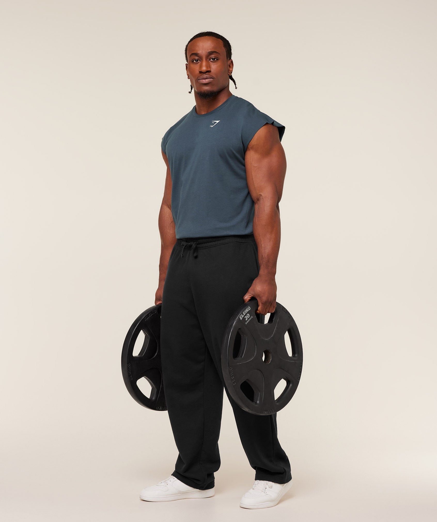 gymshark-critical-cut-off-tank-sleeveless-tops
