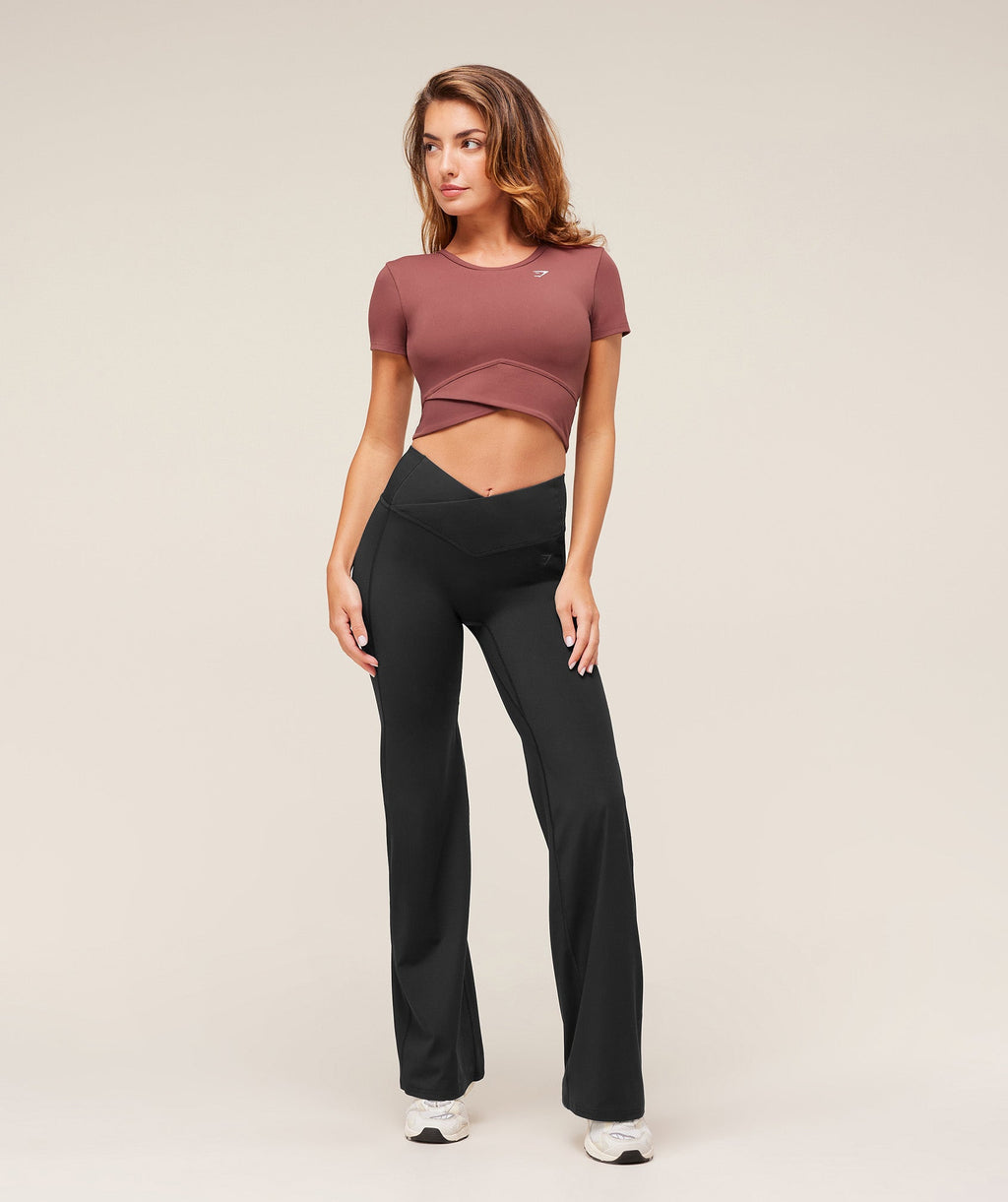 gymshark-crossover-midi-top-with-shelf-crop-tops-red-aw25