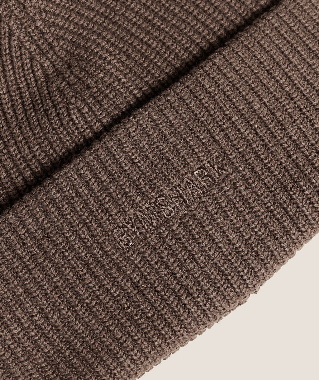 gymshark-deep-knit-beanie-headwear-brown-aw25