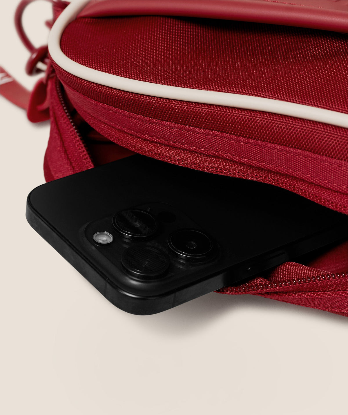 gymshark-everyday-camera-bag-bags-red-aw25