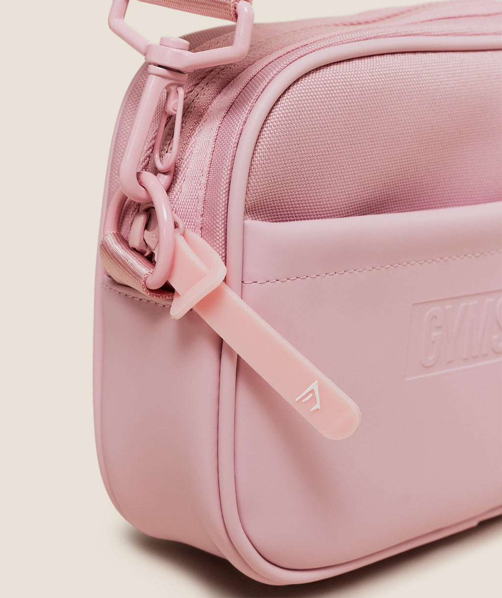 gymshark-everyday-camera-bag-bags-pink-aw25
