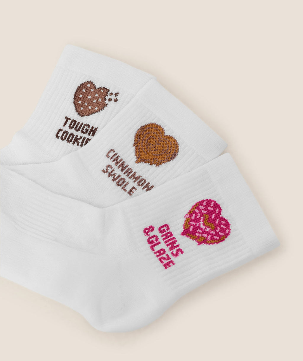 gymshark-sweet-treat-graphic-midi-socks-3pk-socks