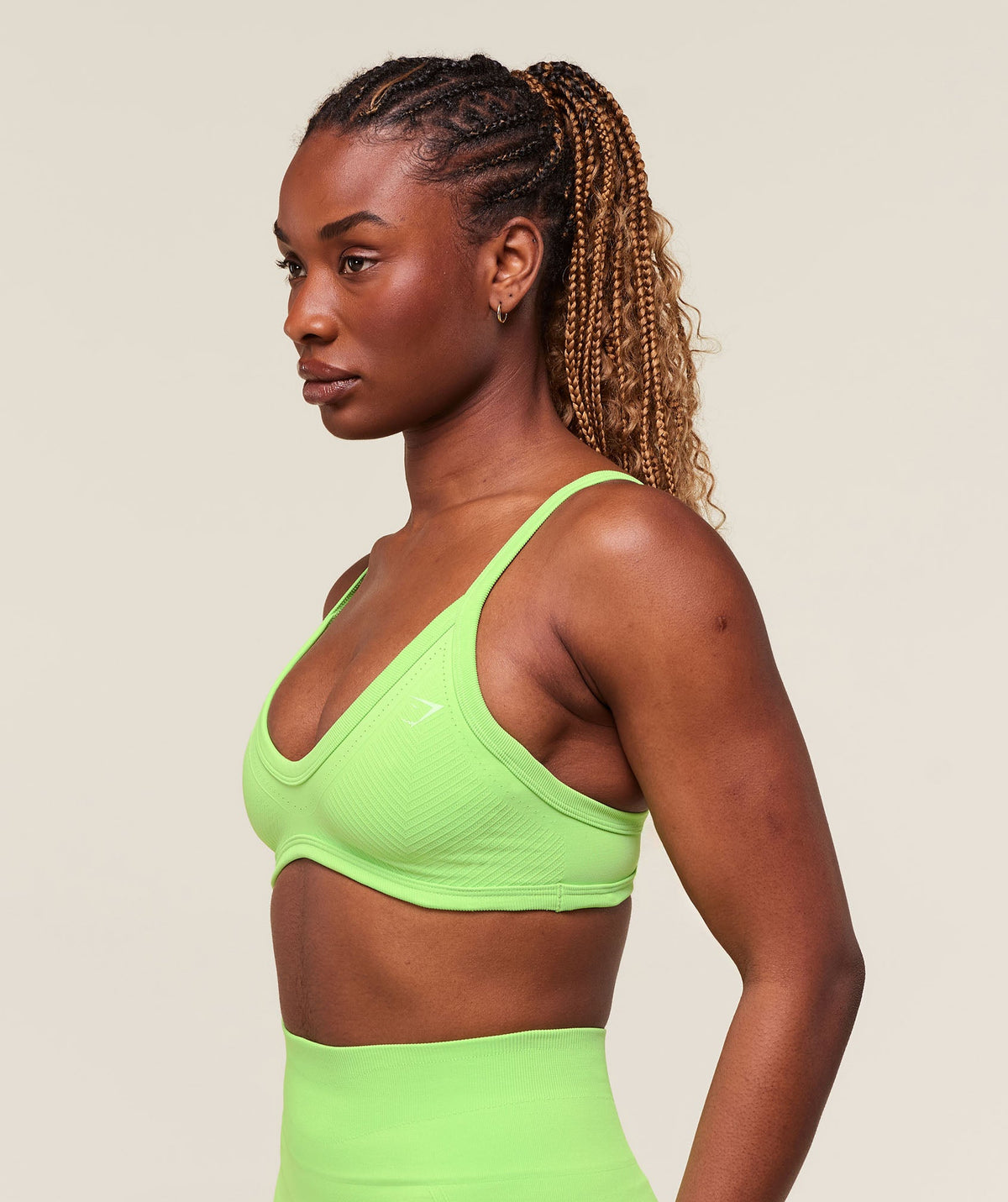 gymshark-energised-seamless-sports-bra-sports-bras-green-ss25