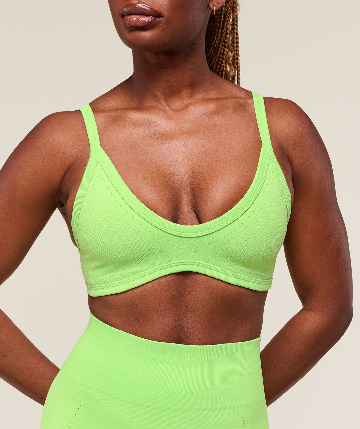gymshark-energised-seamless-sports-bra-sports-bras-green-ss25