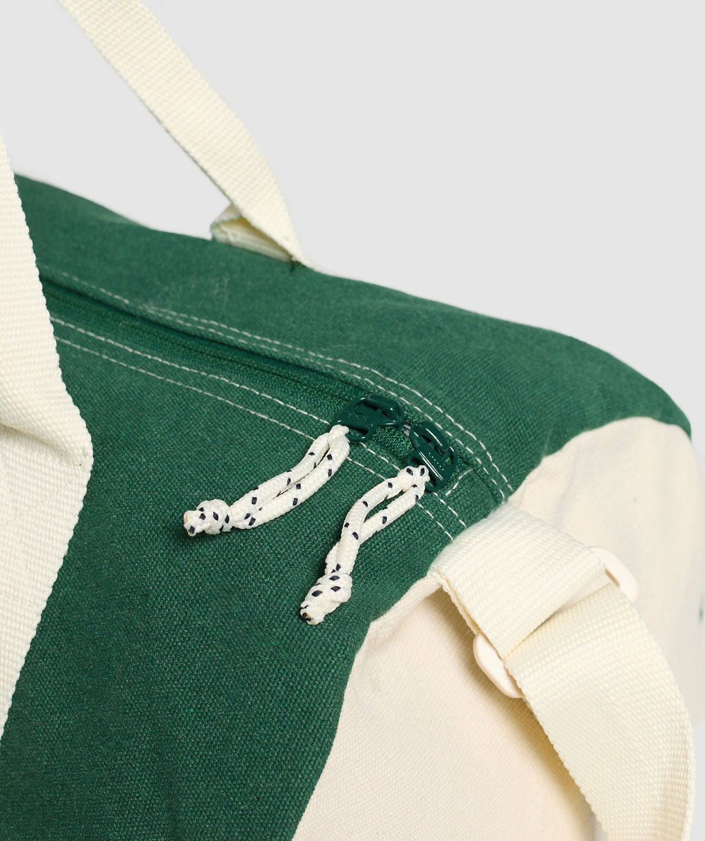 gymshark-collegiate-canvas-duffle-bags-green-ss25