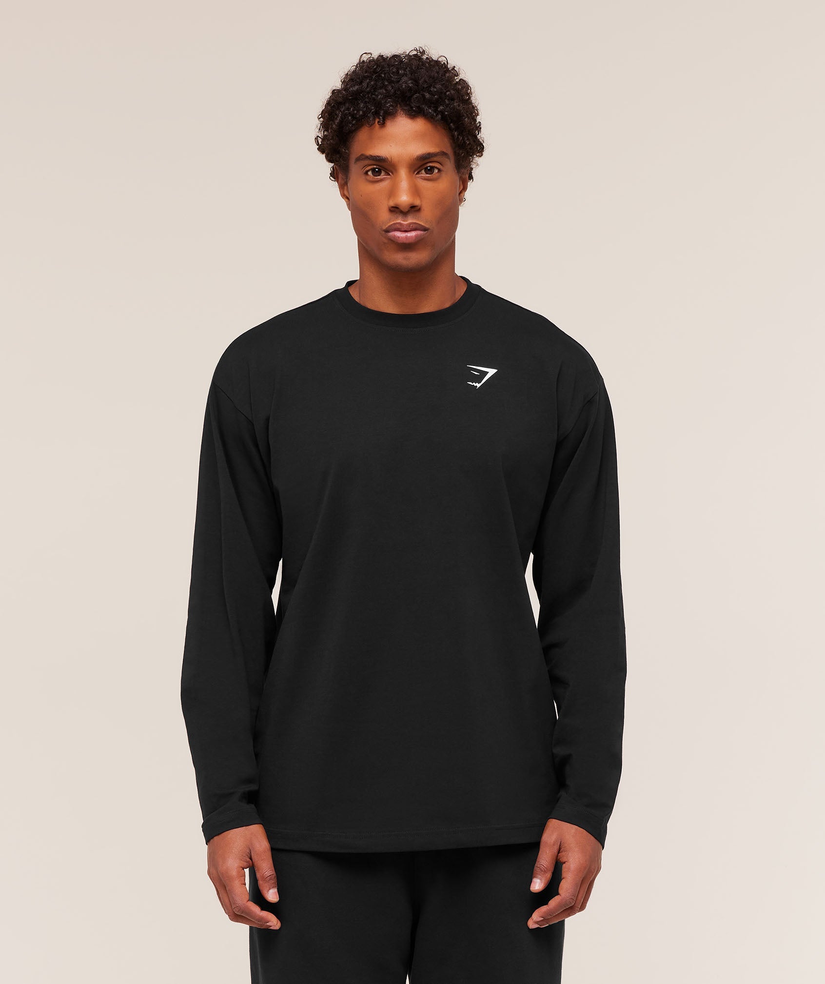 gymshark-essential-oversized-long-sleeve-t-shirt-ls-tops-black-aw25