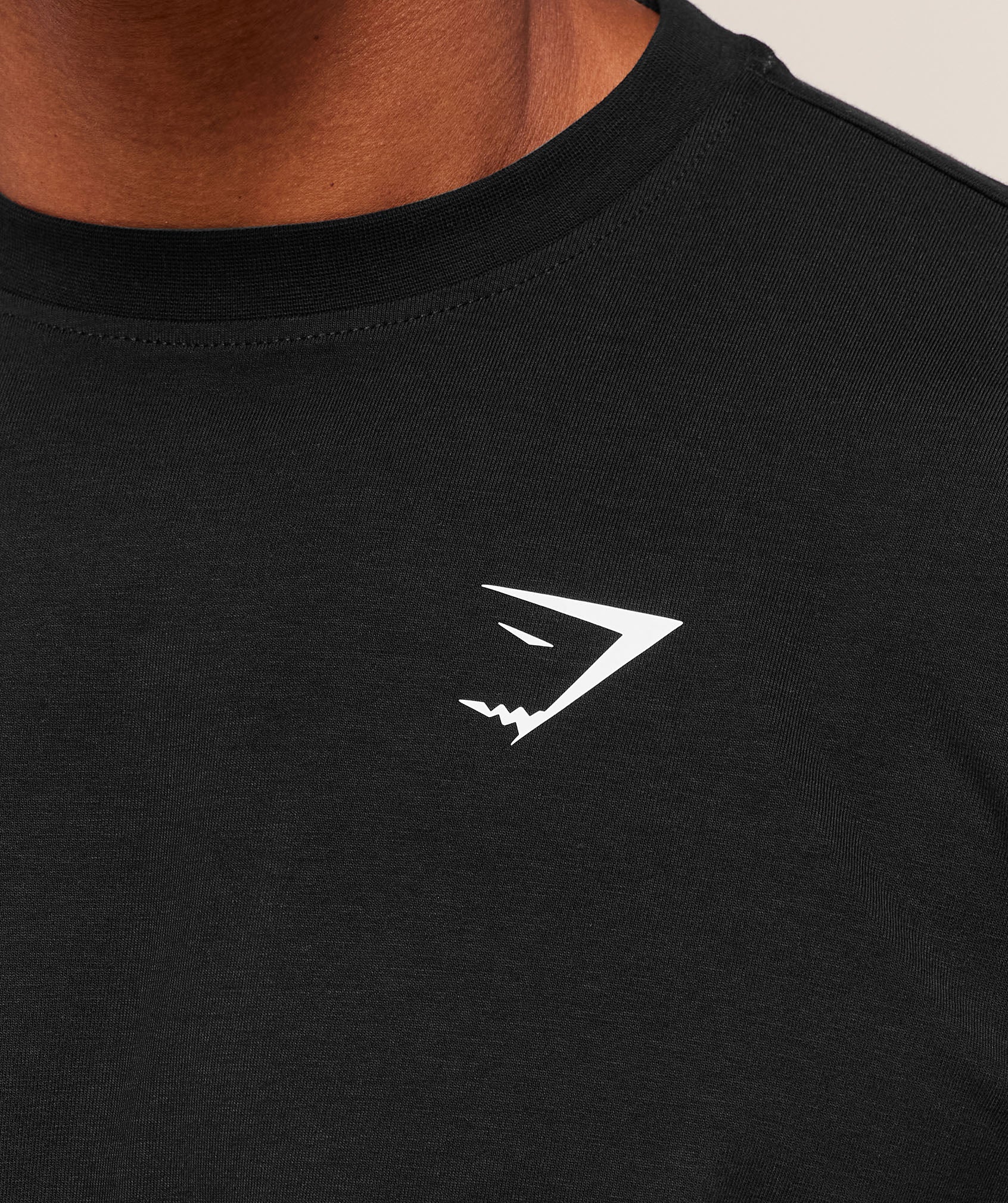 gymshark-essential-oversized-long-sleeve-t-shirt-ls-tops-black-aw25