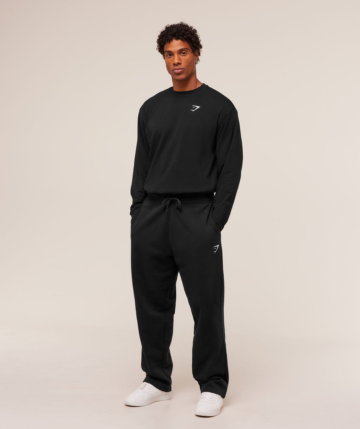 gymshark-essential-oversized-long-sleeve-t-shirt-ls-tops-black-aw25