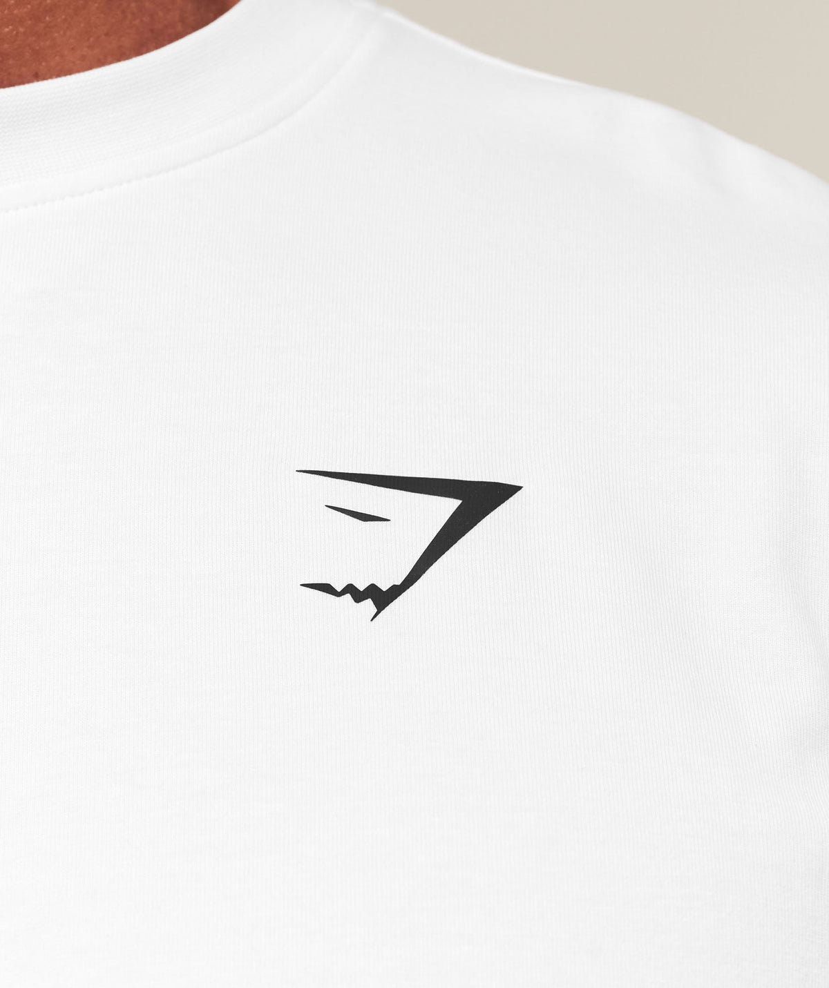 gymshark-essential-oversized-long-sleeve-t-shirt-ls-tops-white-aw25