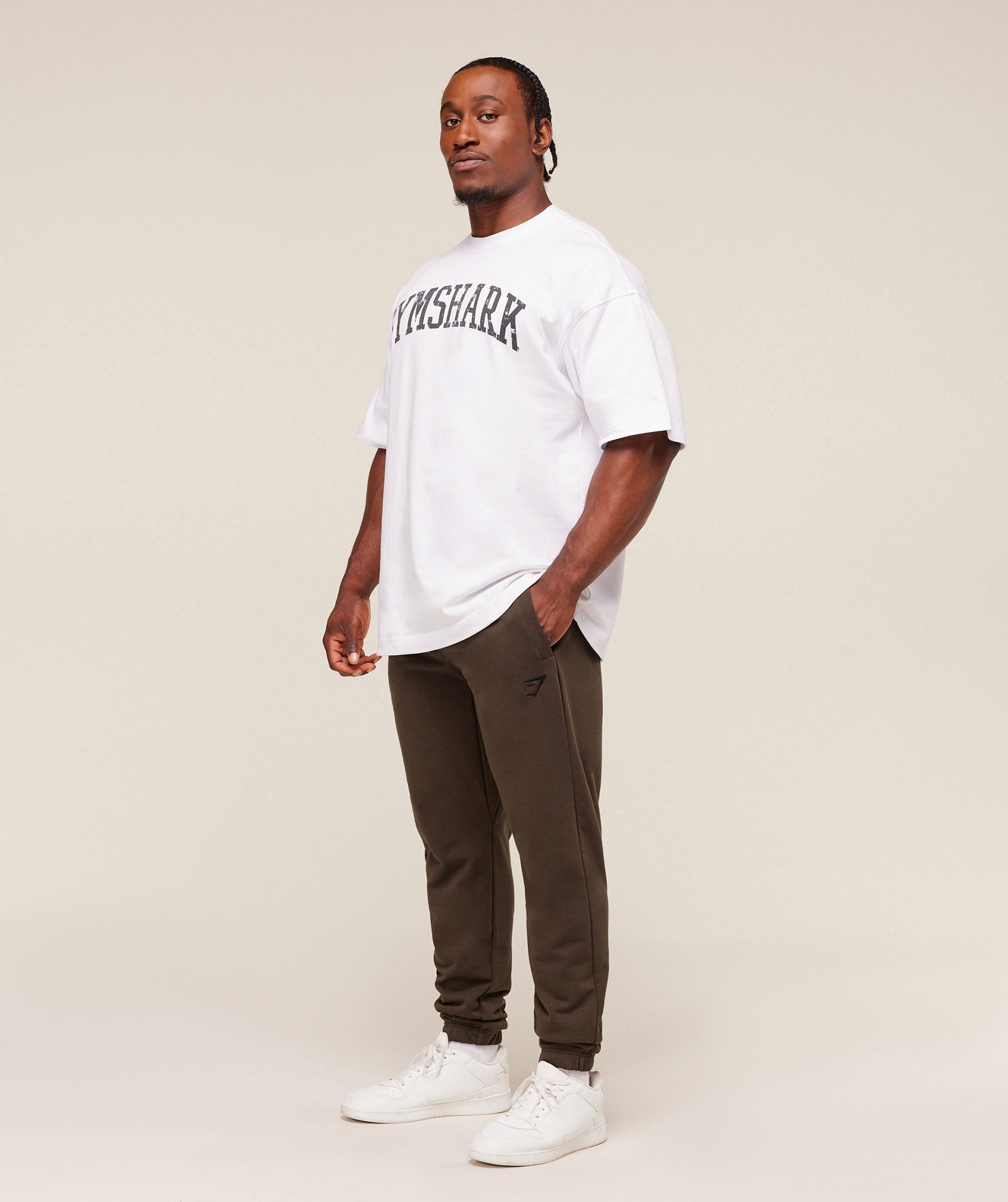 gymshark-essential-oversized-joggers-pants-brown-aw25