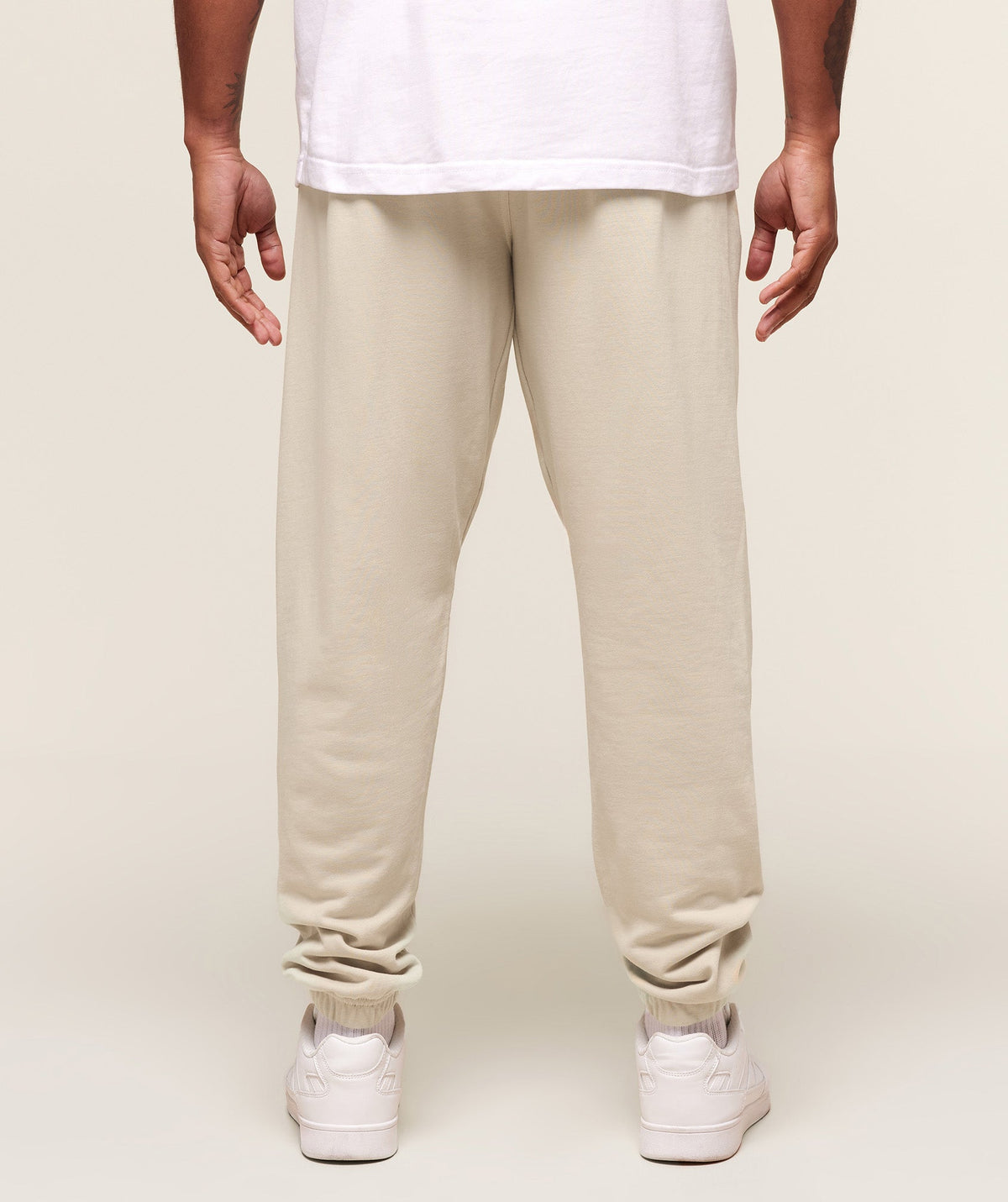 gymshark-essential-oversized-joggers-pants-grey-aw25