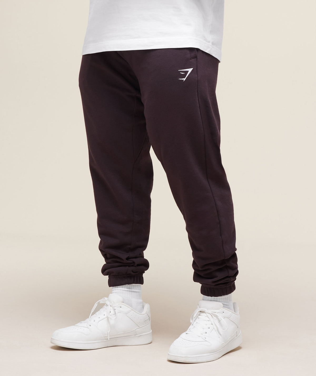 gymshark-essential-oversized-joggers-plum-brown-ss25